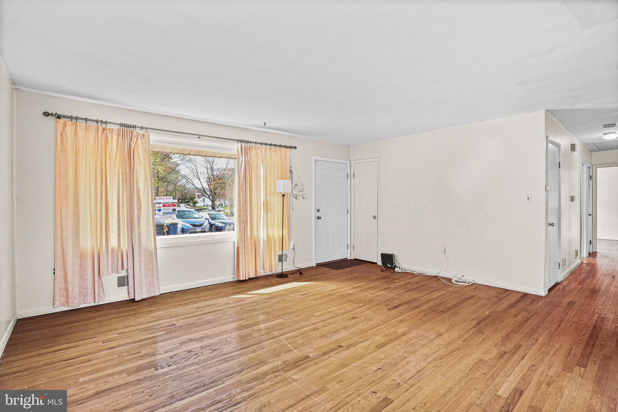 QUEENS WOOD - Residential