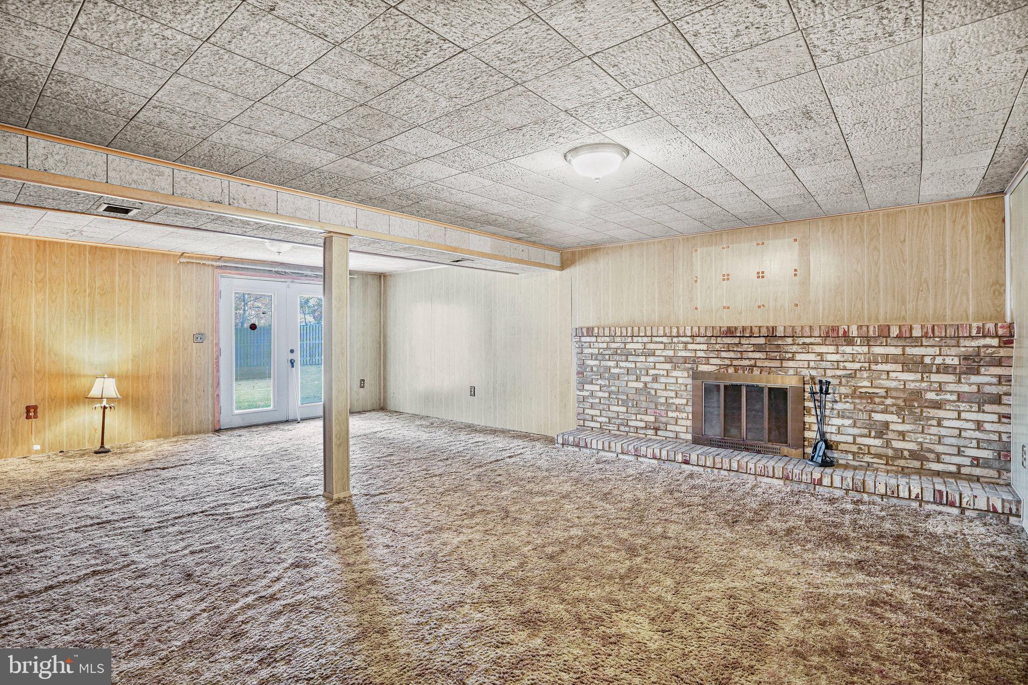 QUEENS WOOD - Residential