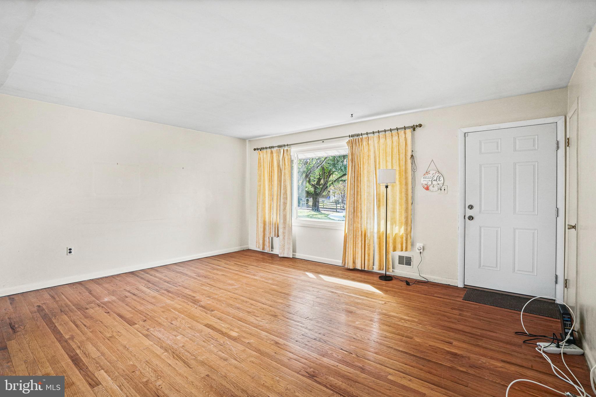 QUEENS WOOD - Residential