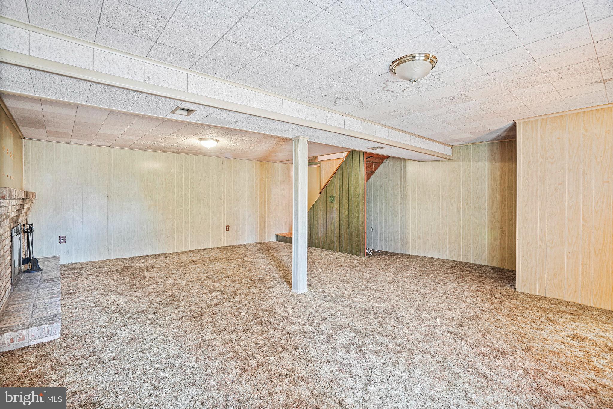 QUEENS WOOD - Residential