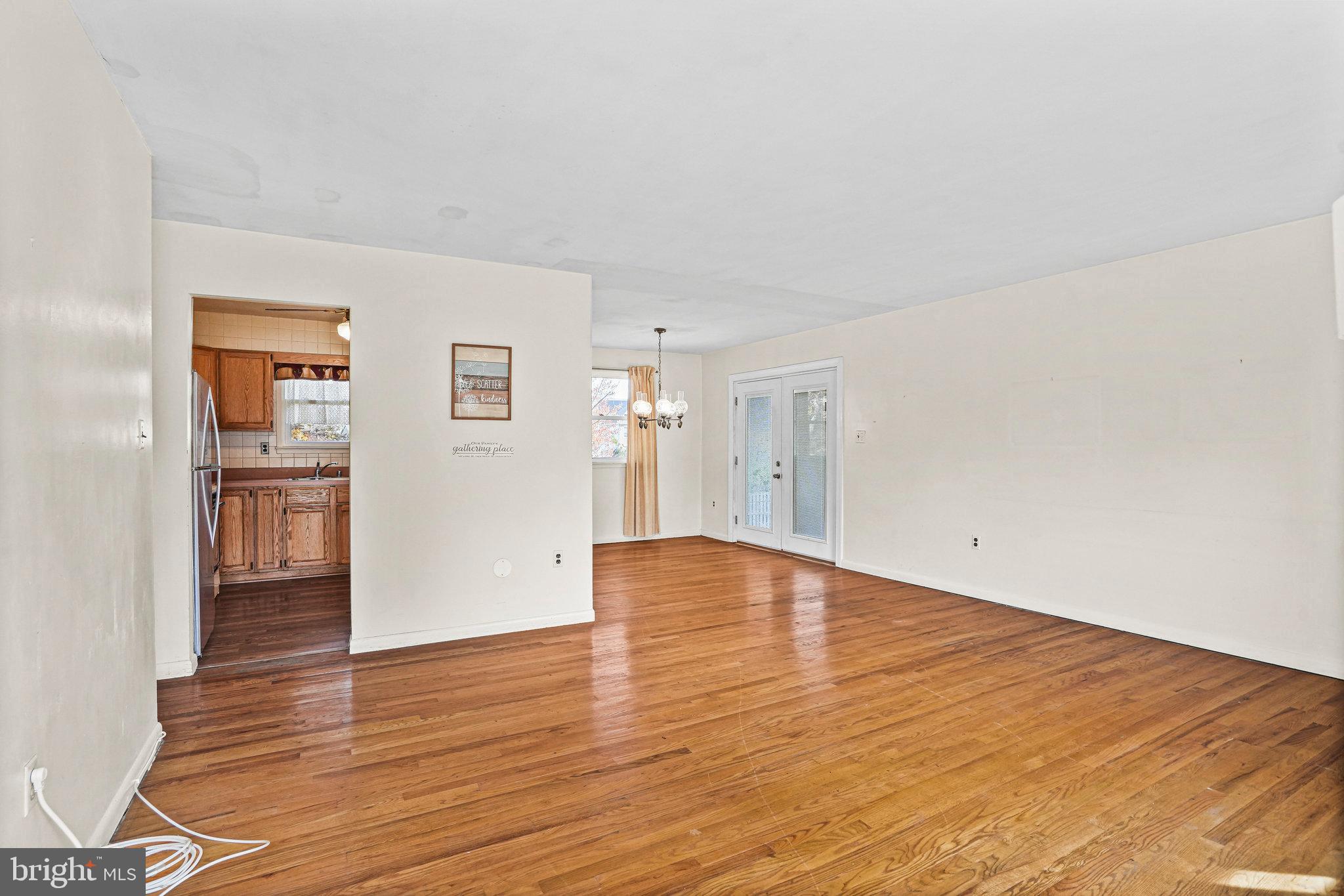 QUEENS WOOD - Residential