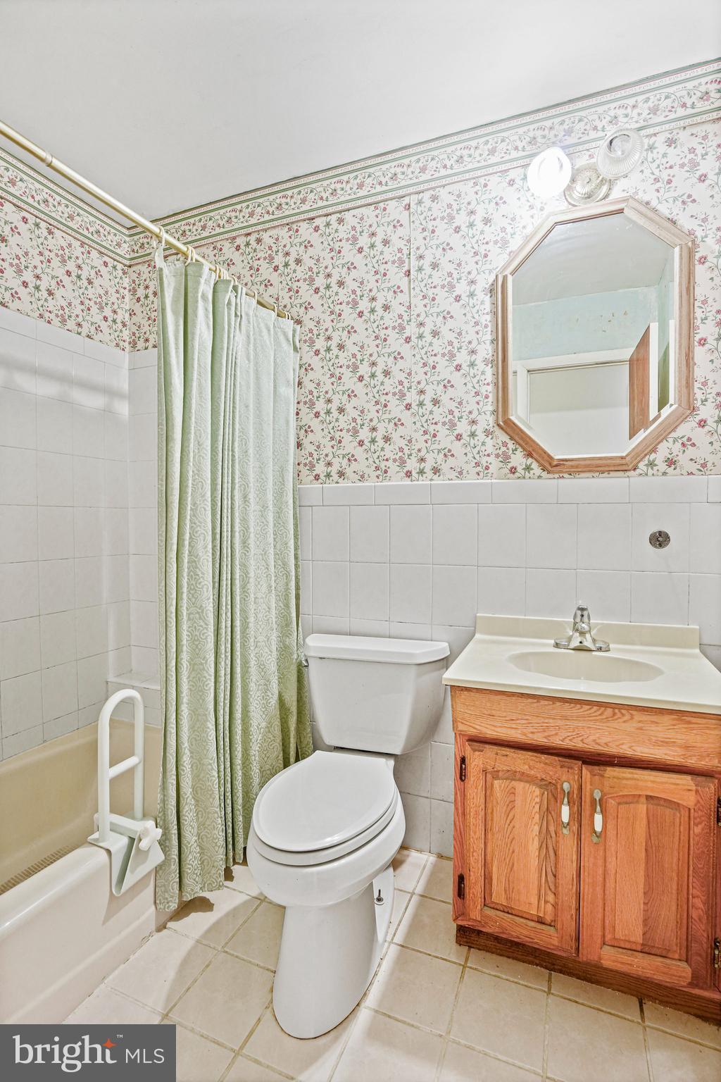 QUEENS WOOD - Residential