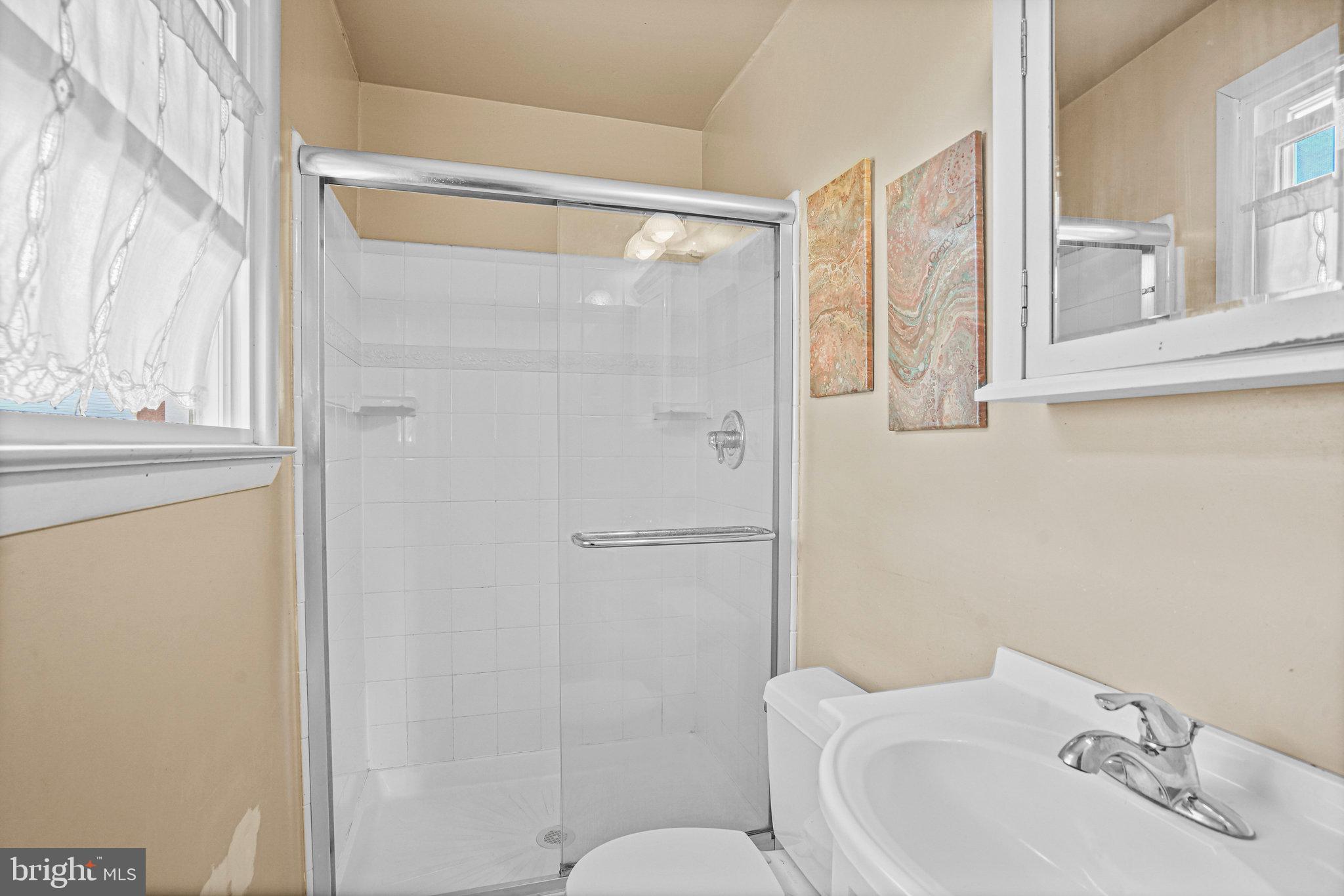 QUEENS WOOD - Residential