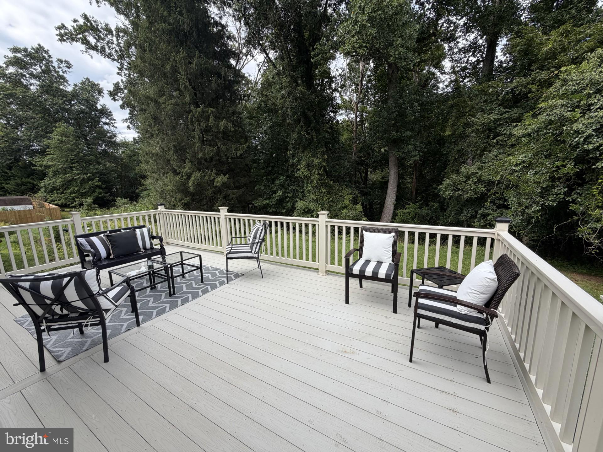 1525 CEDARWOOD DRIVE