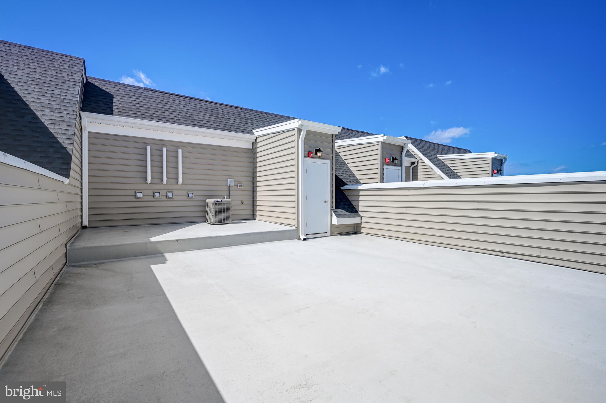 NEWTOWN WALK AT ELLIS PRESERVE - Residential