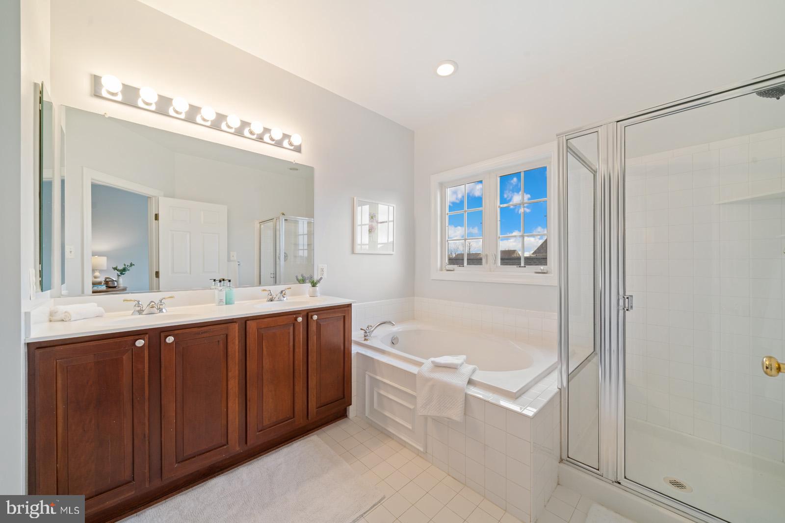 ARORA HILLS - Residential