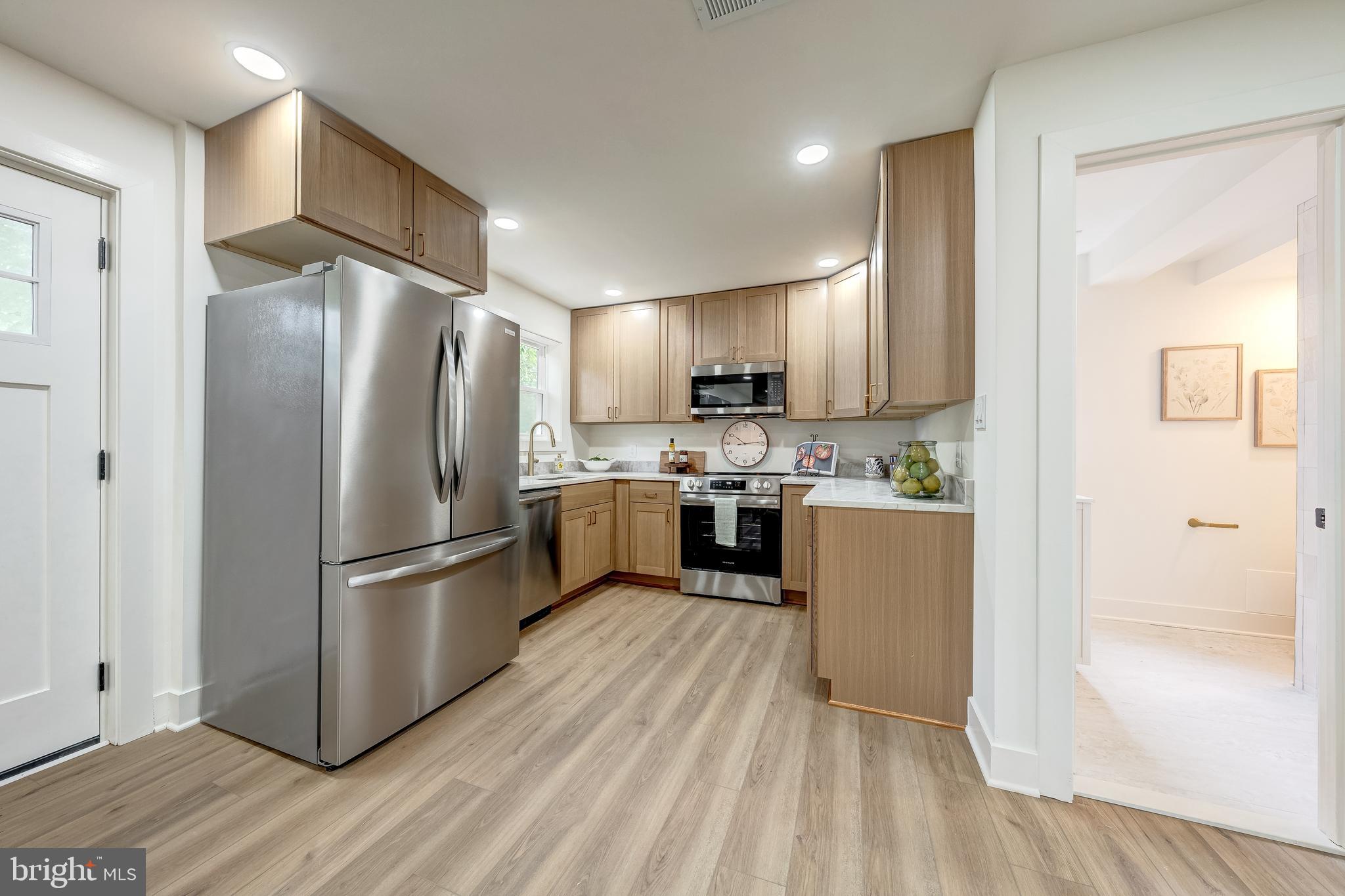 FAIRFAX VILLA - Residential