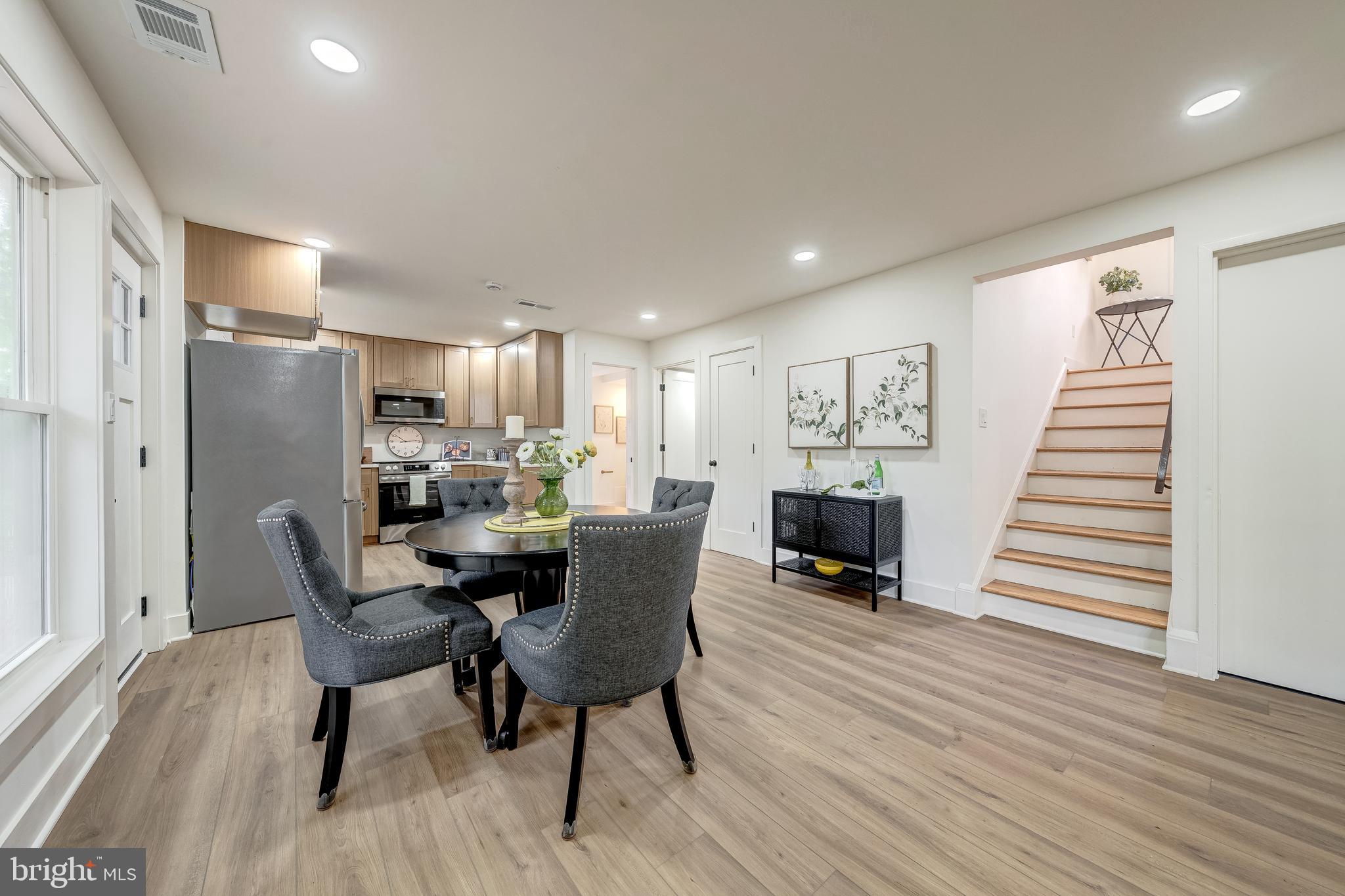 FAIRFAX VILLA - Residential