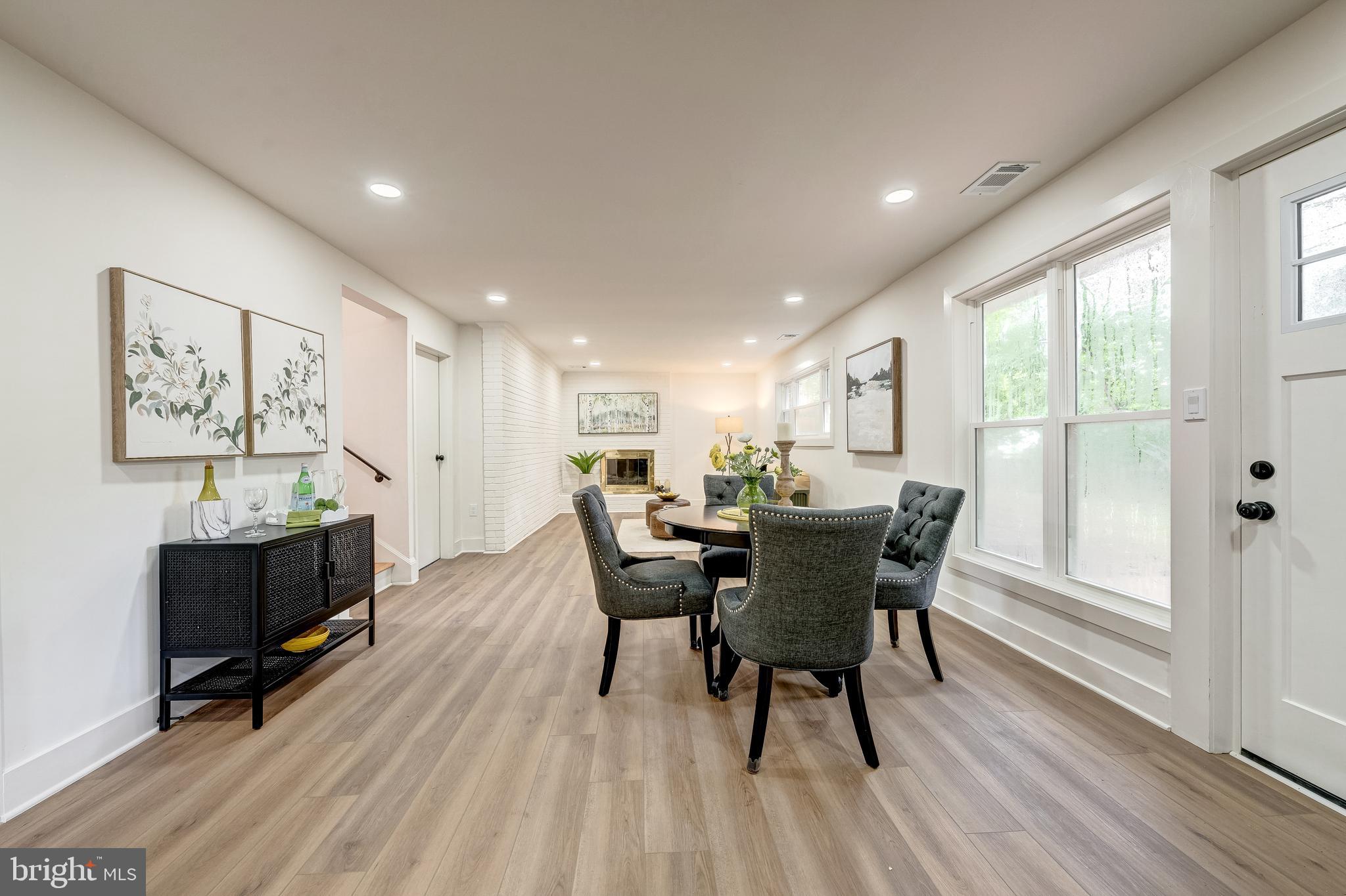 FAIRFAX VILLA - Residential