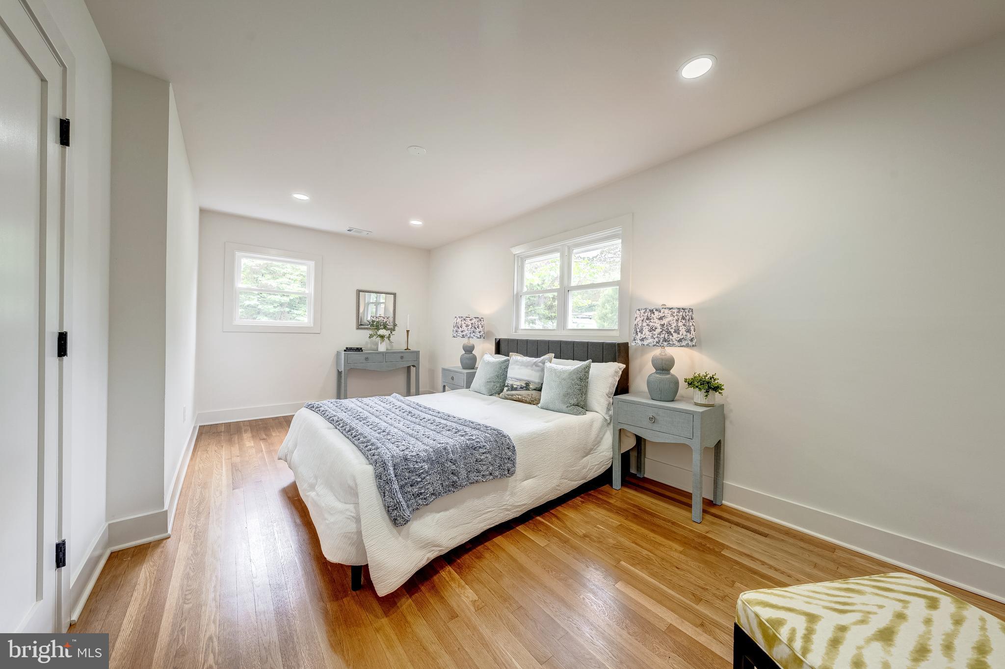 FAIRFAX VILLA - Residential