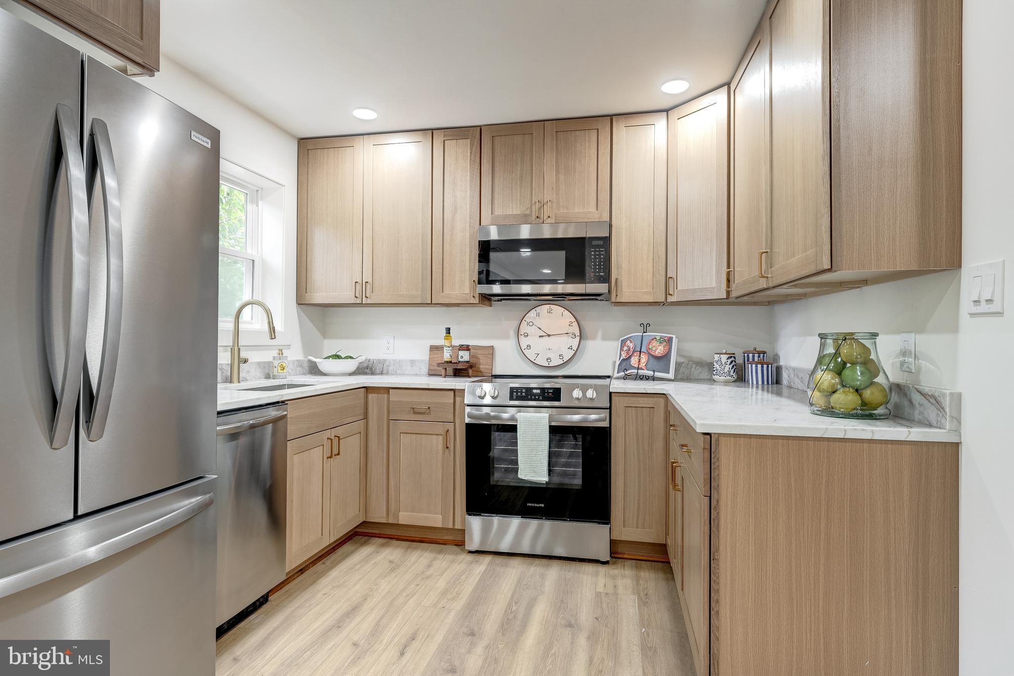 FAIRFAX VILLA - Residential