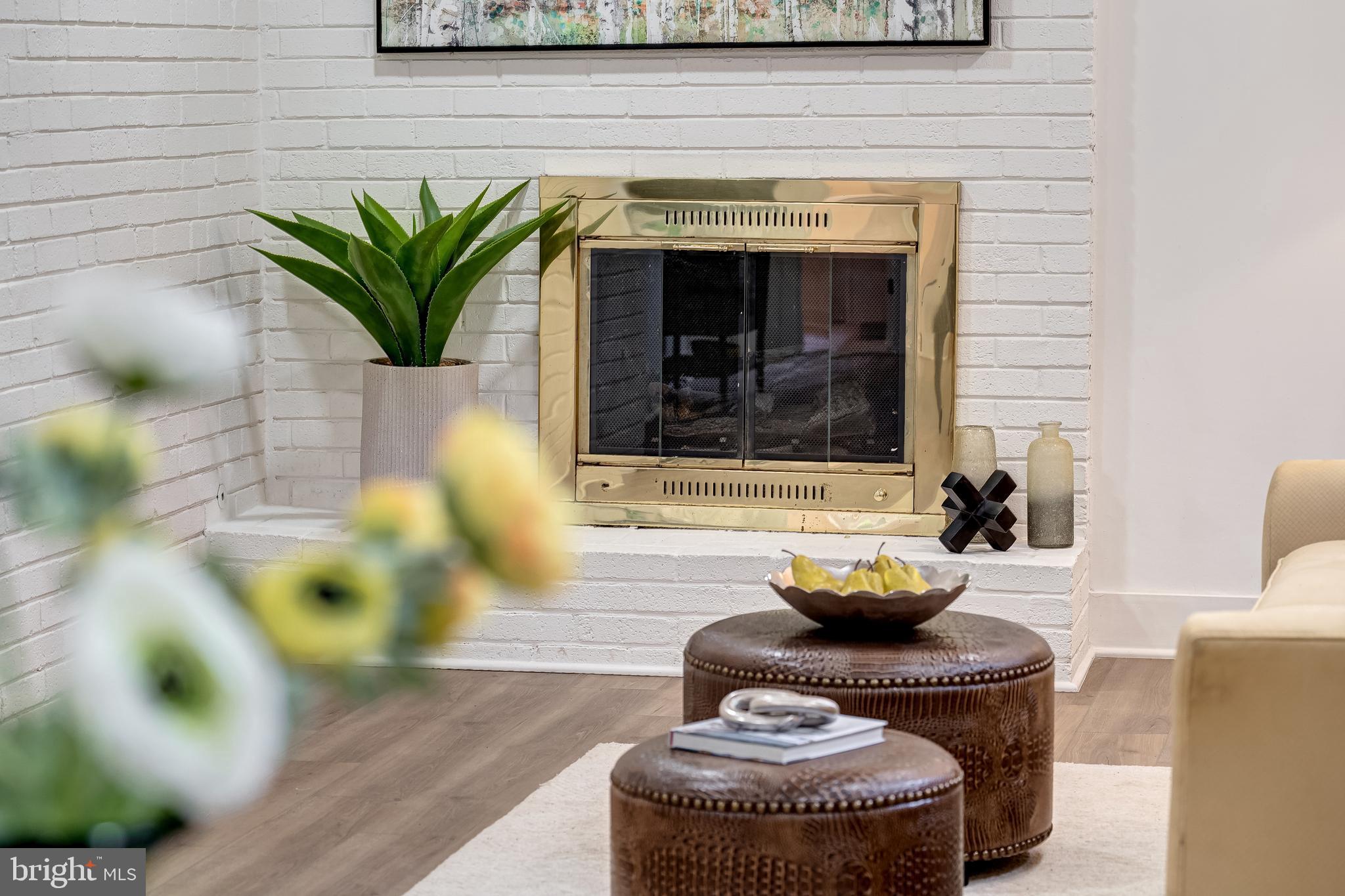 FAIRFAX VILLA - Residential