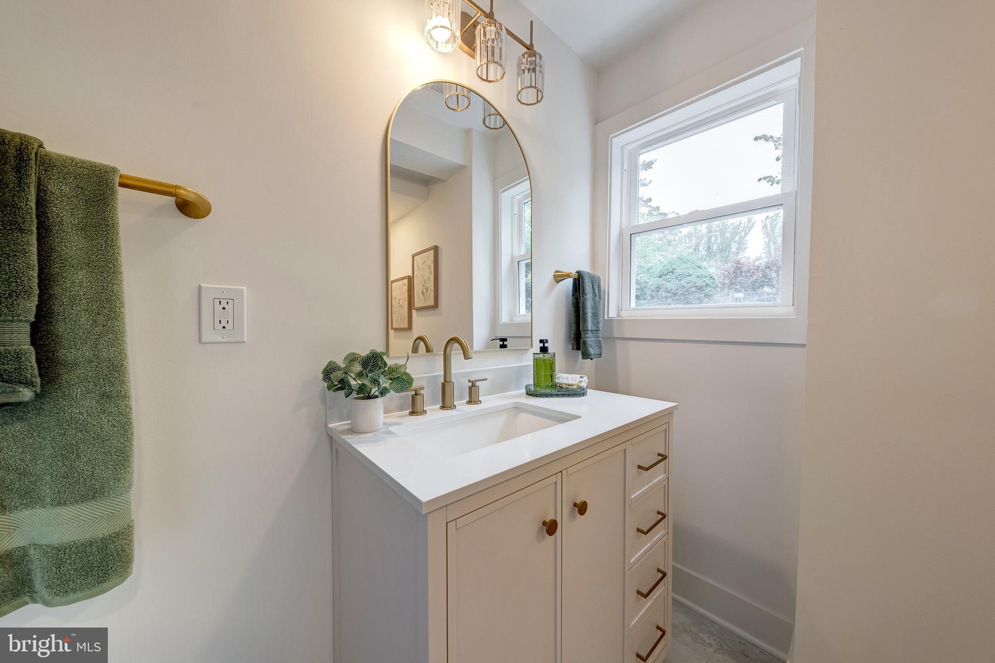 FAIRFAX VILLA - Residential