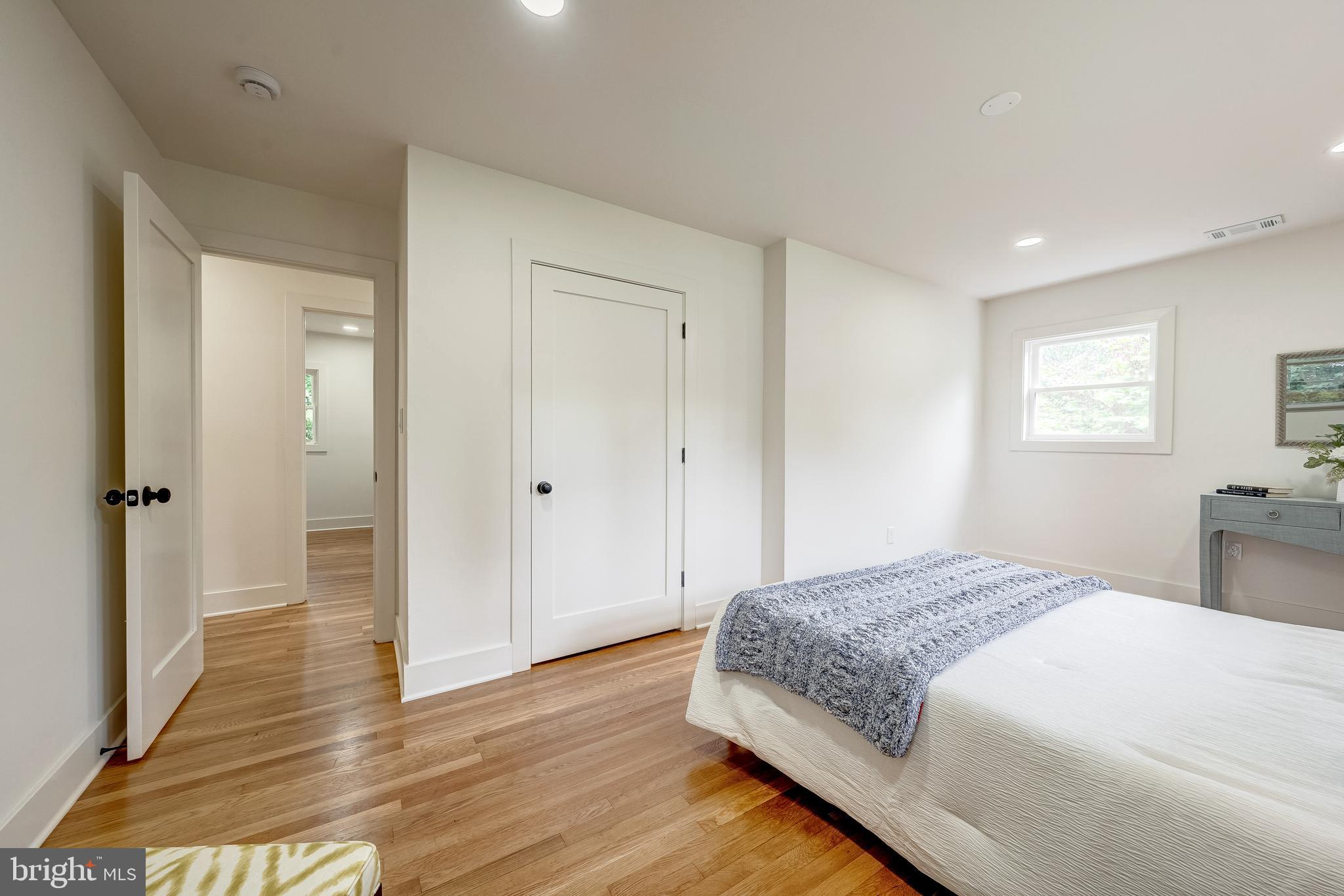 FAIRFAX VILLA - Residential