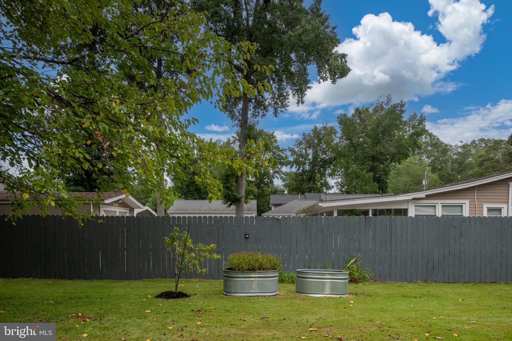 CLASSIC SHORES - Residential