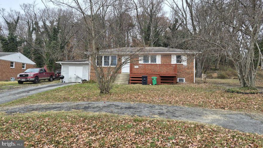 Top unit only. Basement not inlcuded in rent.