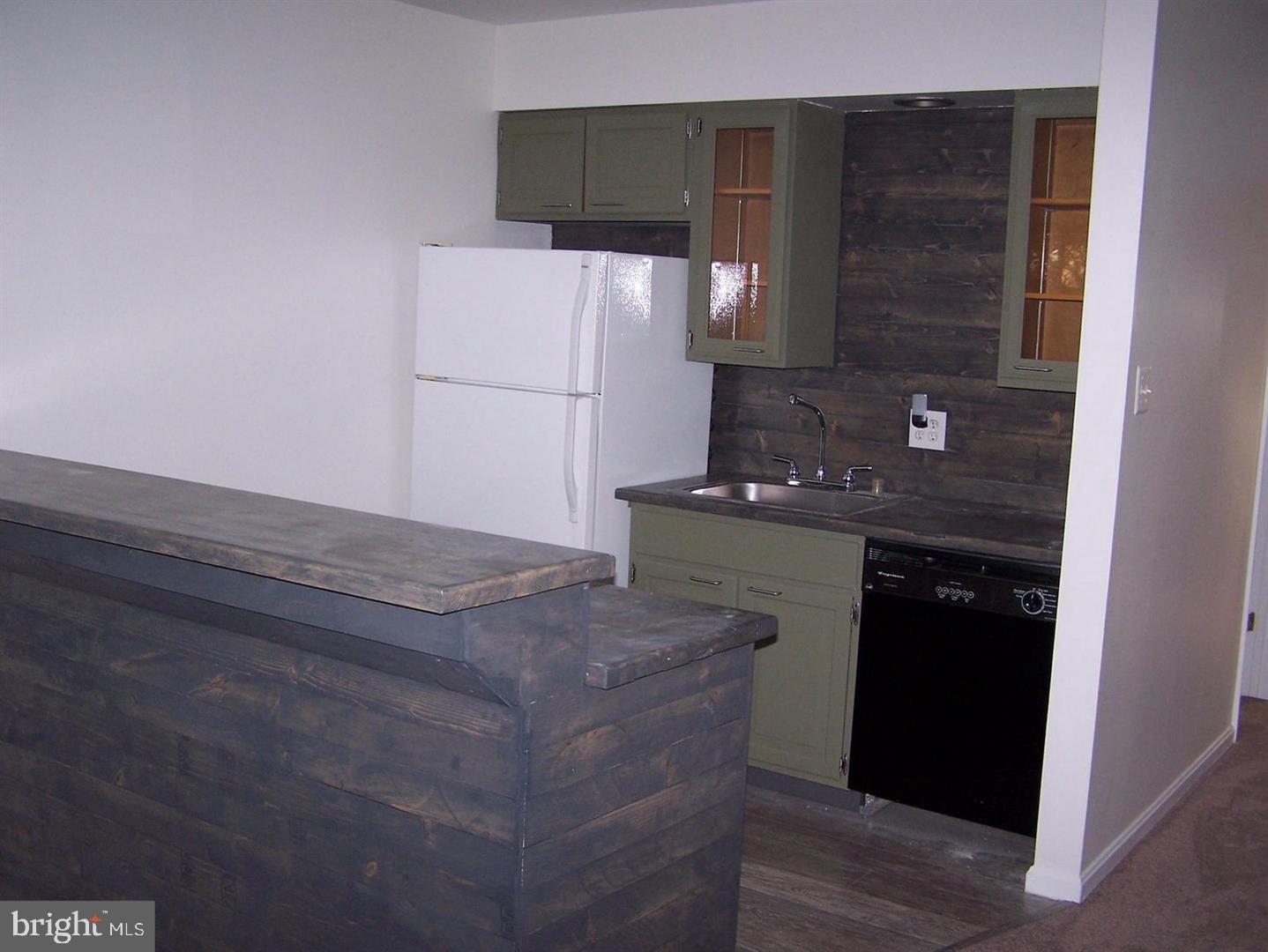 KENSINGTON - Residential Lease