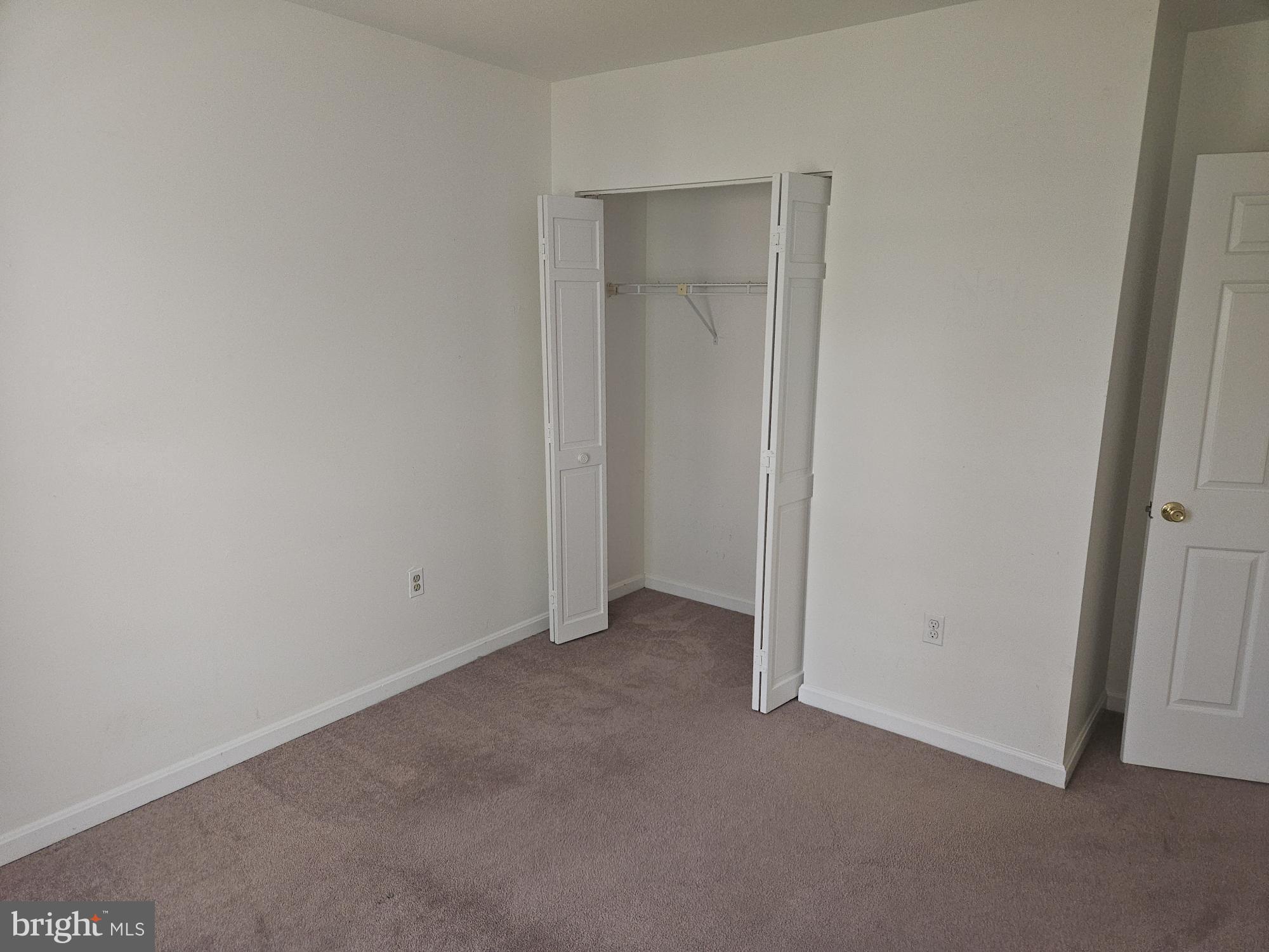 KENSINGTON - Residential Lease