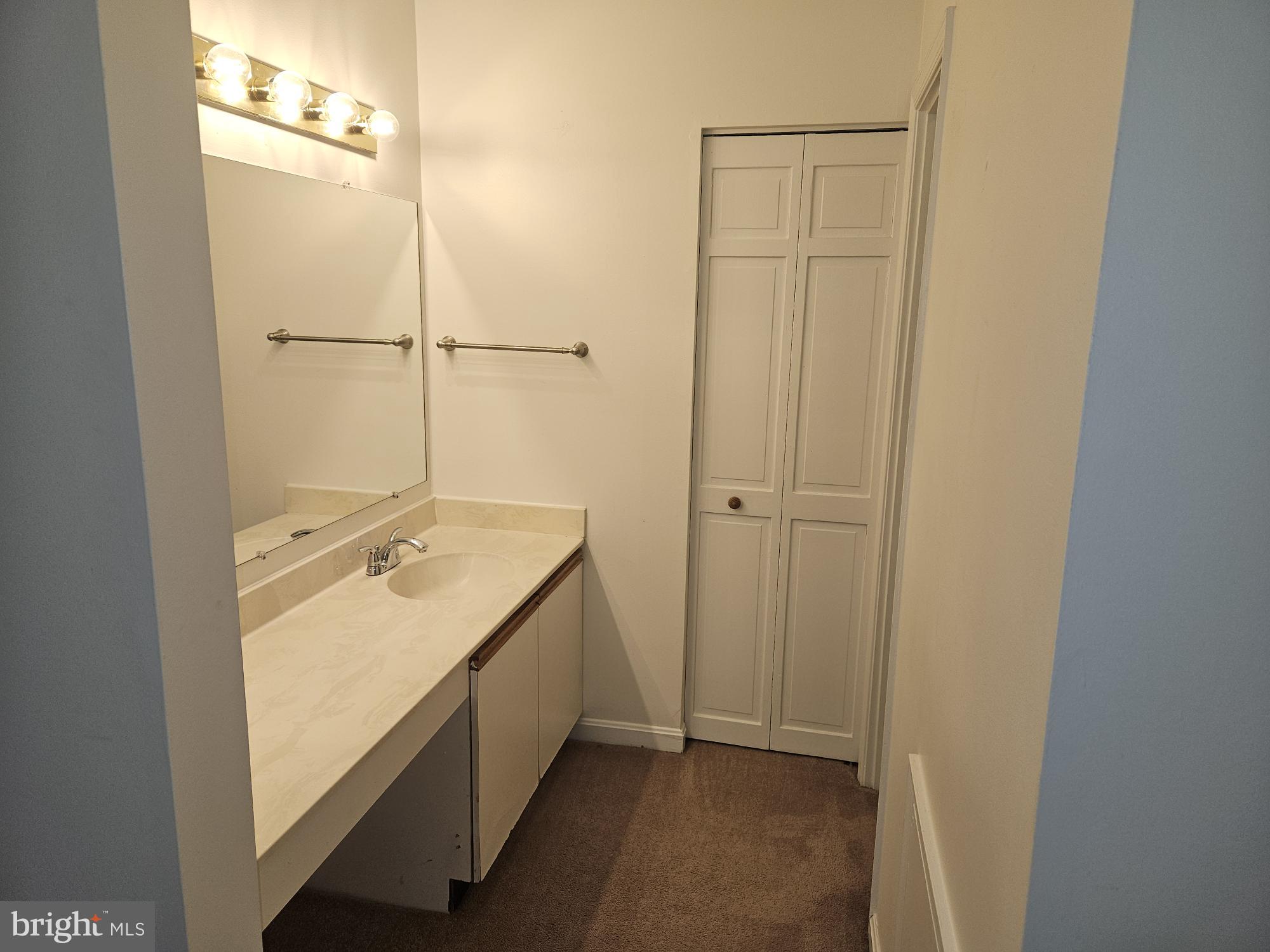 KENSINGTON - Residential Lease