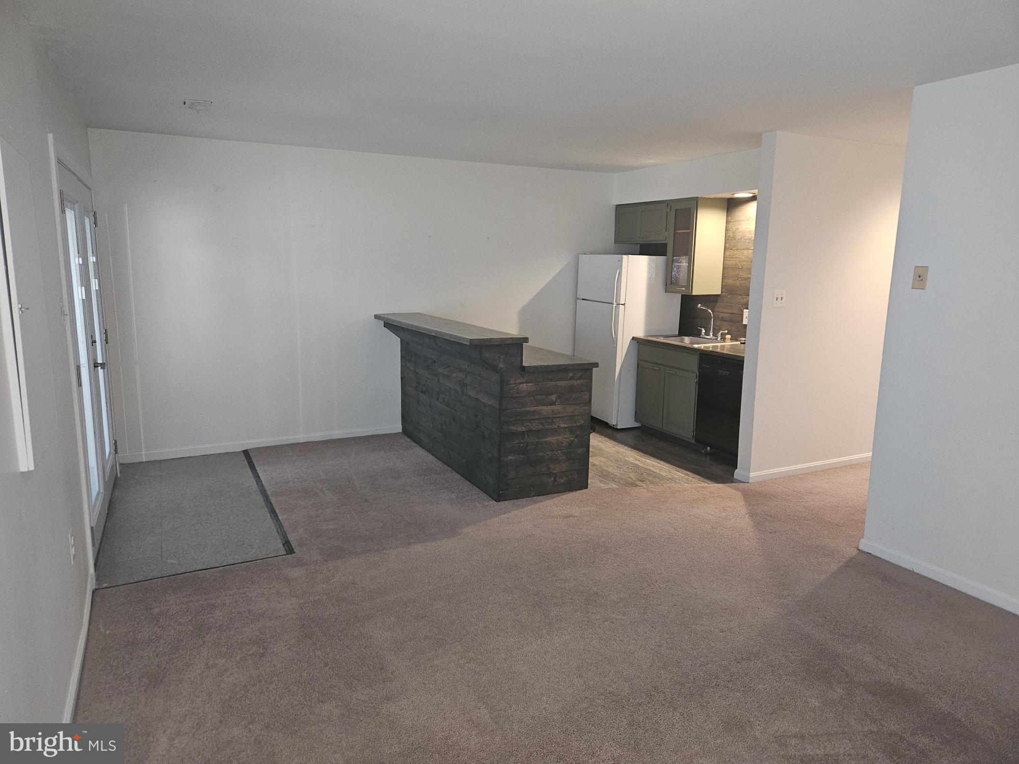 KENSINGTON - Residential Lease