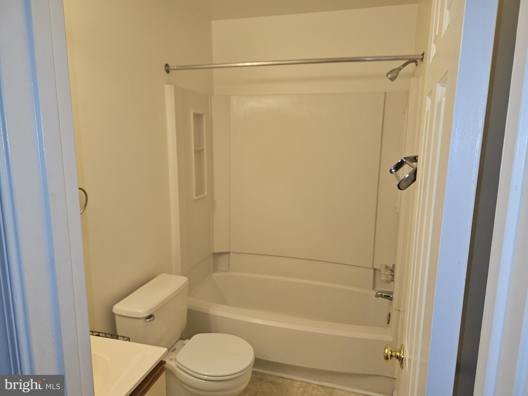 KENSINGTON - Residential Lease