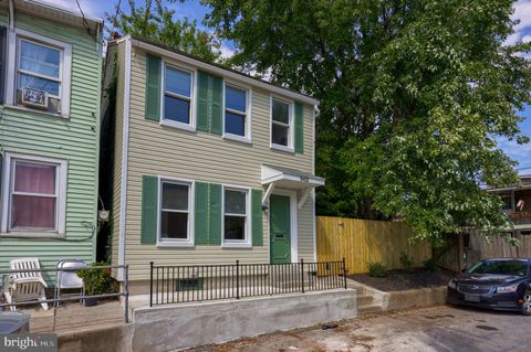 Photo of 862 N Market Street, Lancaster, PA 17603 (MLS # PALA2056240)