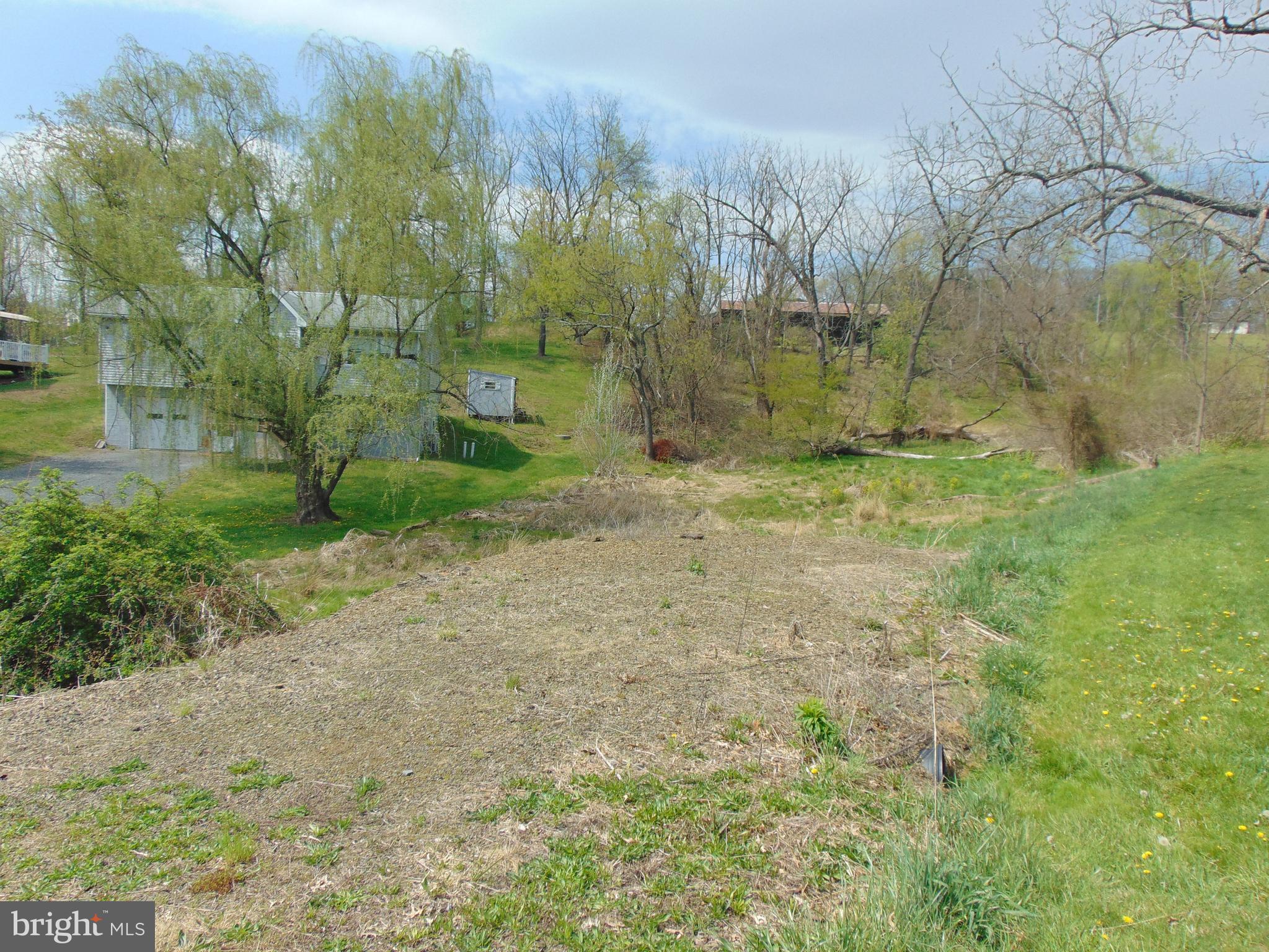 1126 W WYNONAH DRIVE