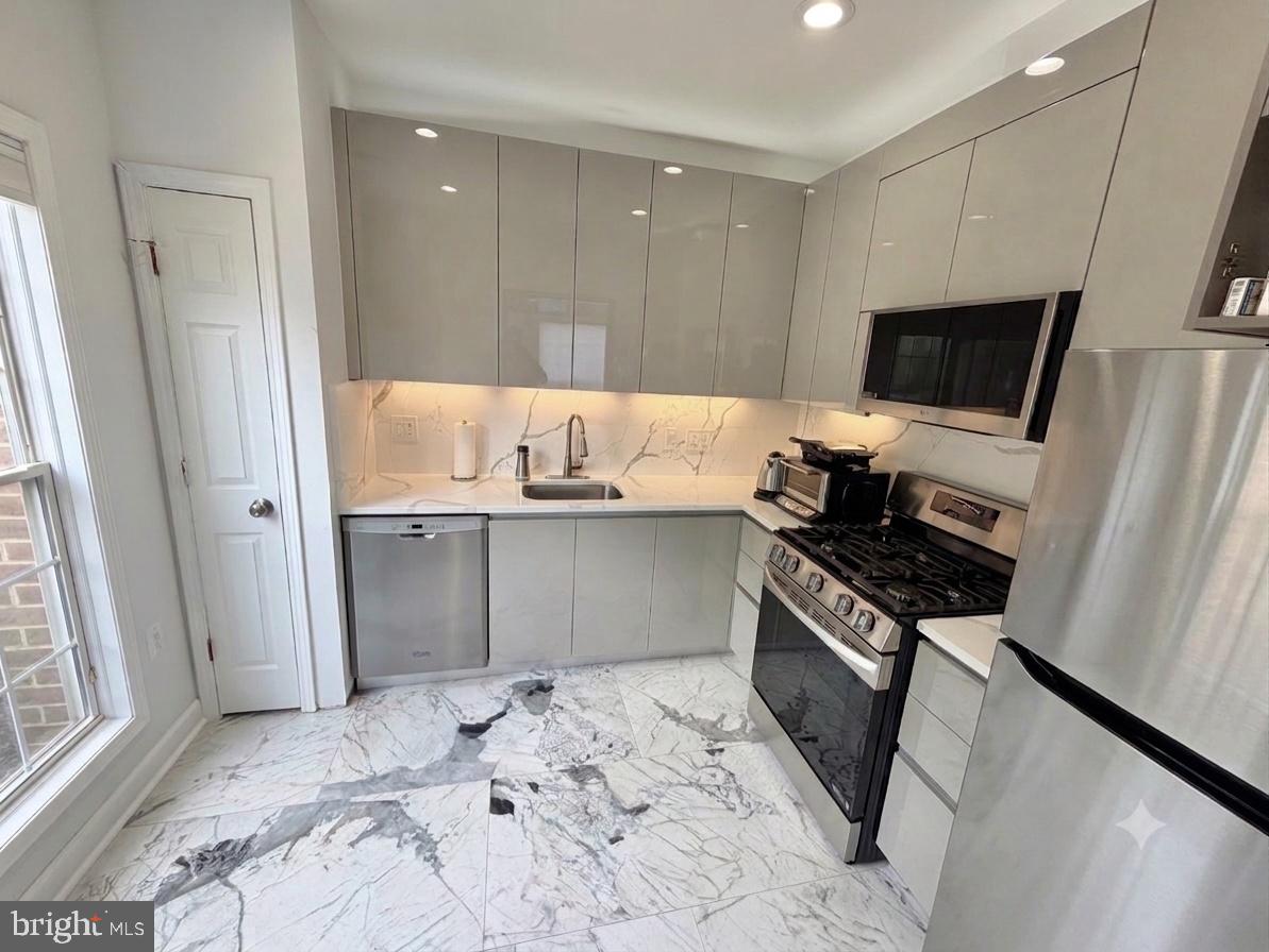 4139 FOUNTAINSIDE LANE 104