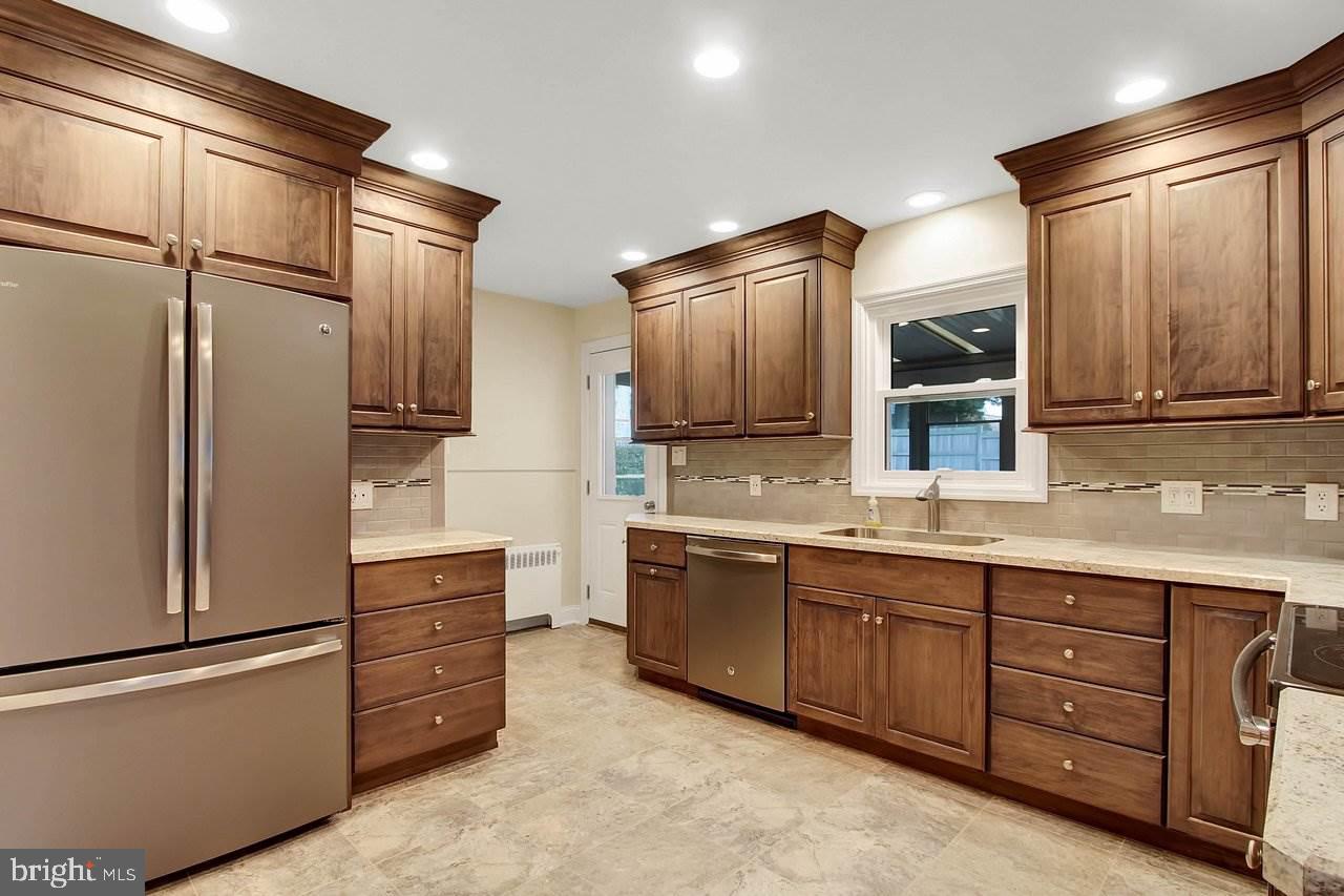 HOLLYWOOD HEIGHTS - Residential