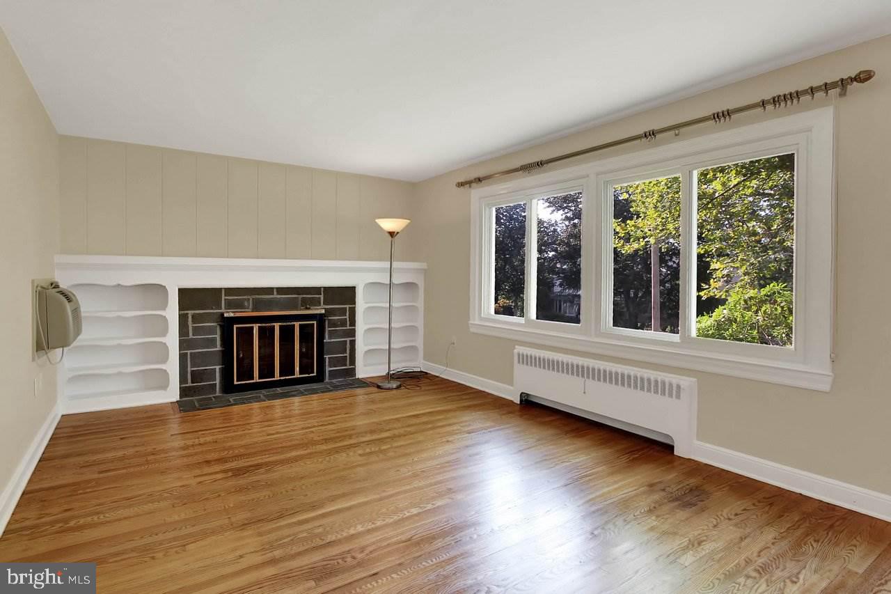 HOLLYWOOD HEIGHTS - Residential