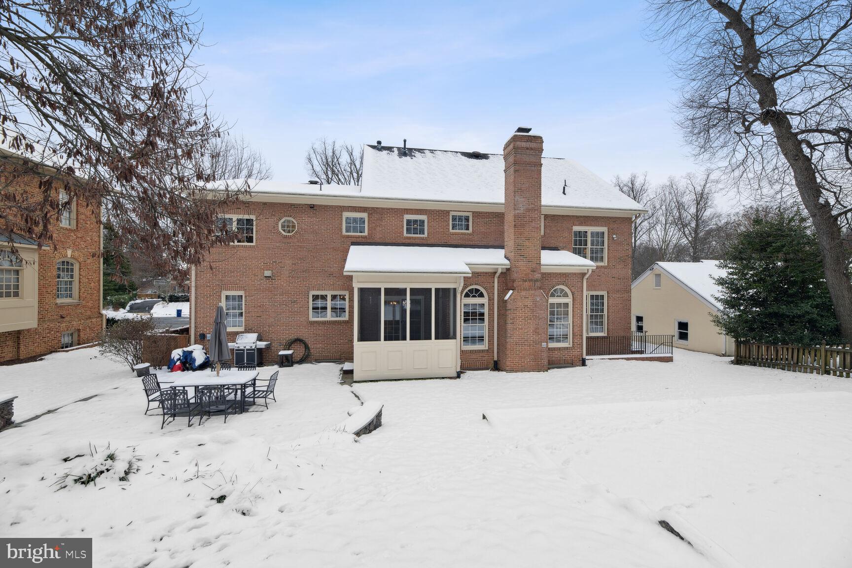 SHIRLEY WOODS - Residential