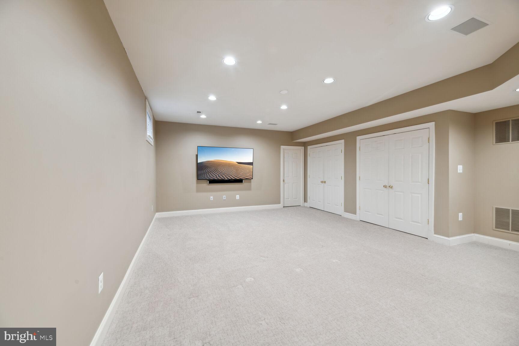 SHIRLEY WOODS - Residential