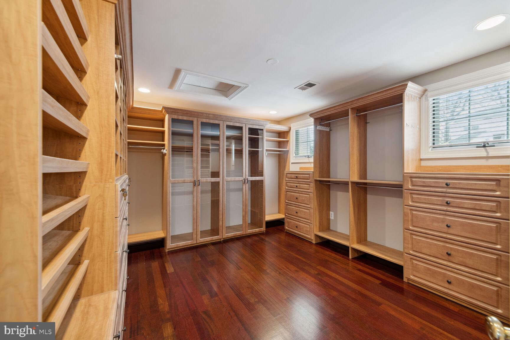 SHIRLEY WOODS - Residential