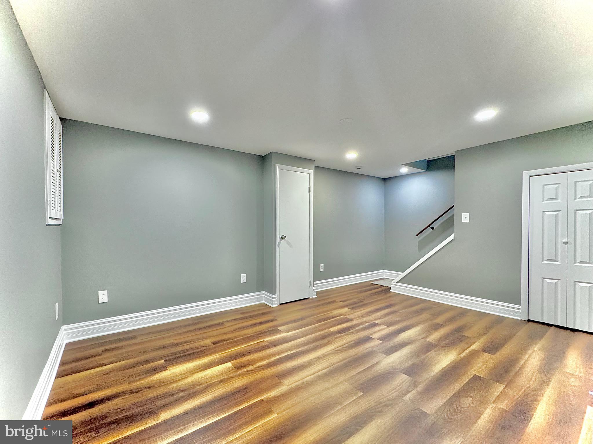 GUILFORD SQUARE - Residential