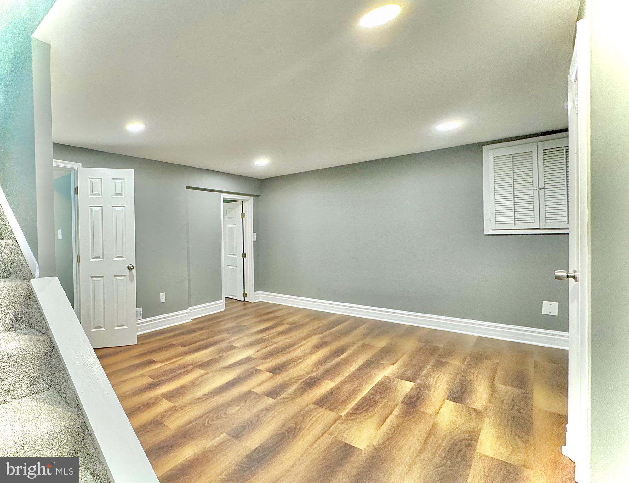 GUILFORD SQUARE - Residential