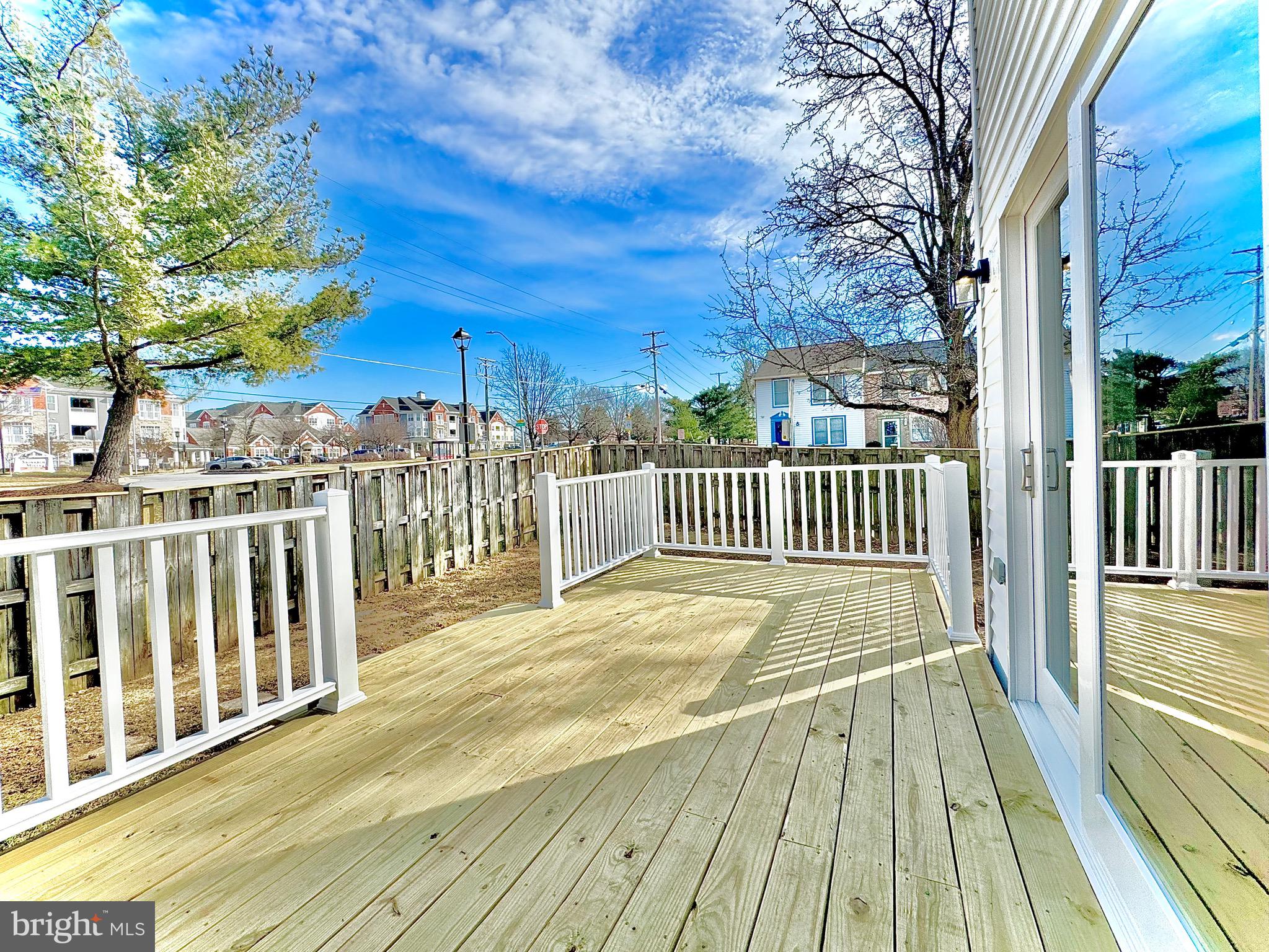 GUILFORD SQUARE - Residential