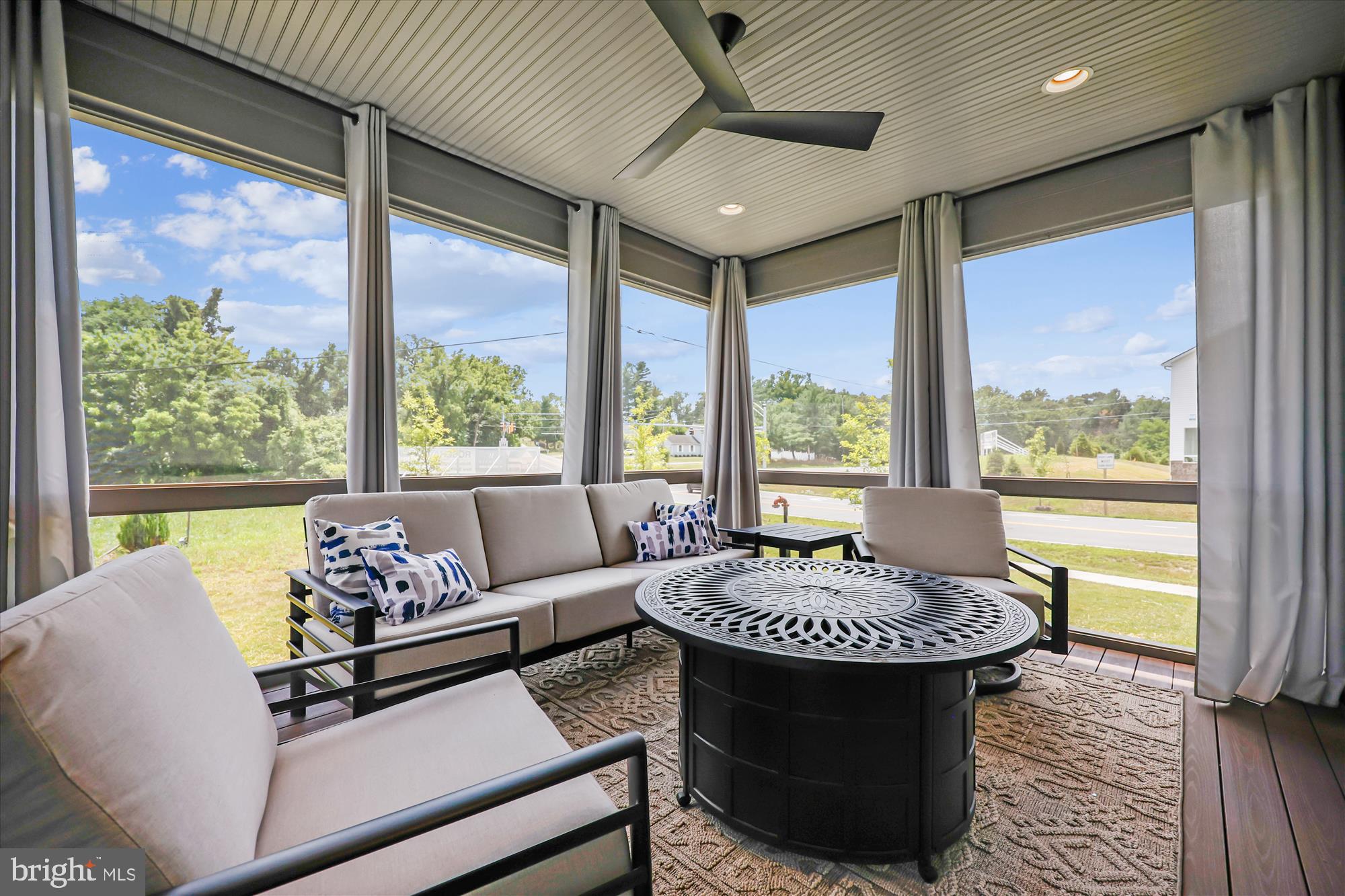 TALLYN RIDGE - Residential