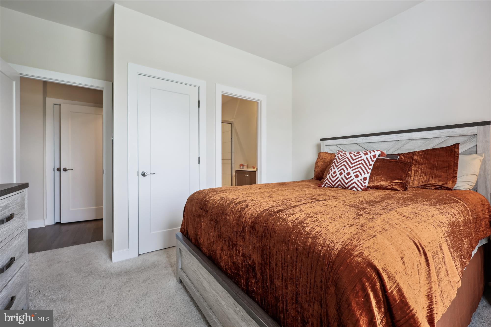 TALLYN RIDGE - Residential