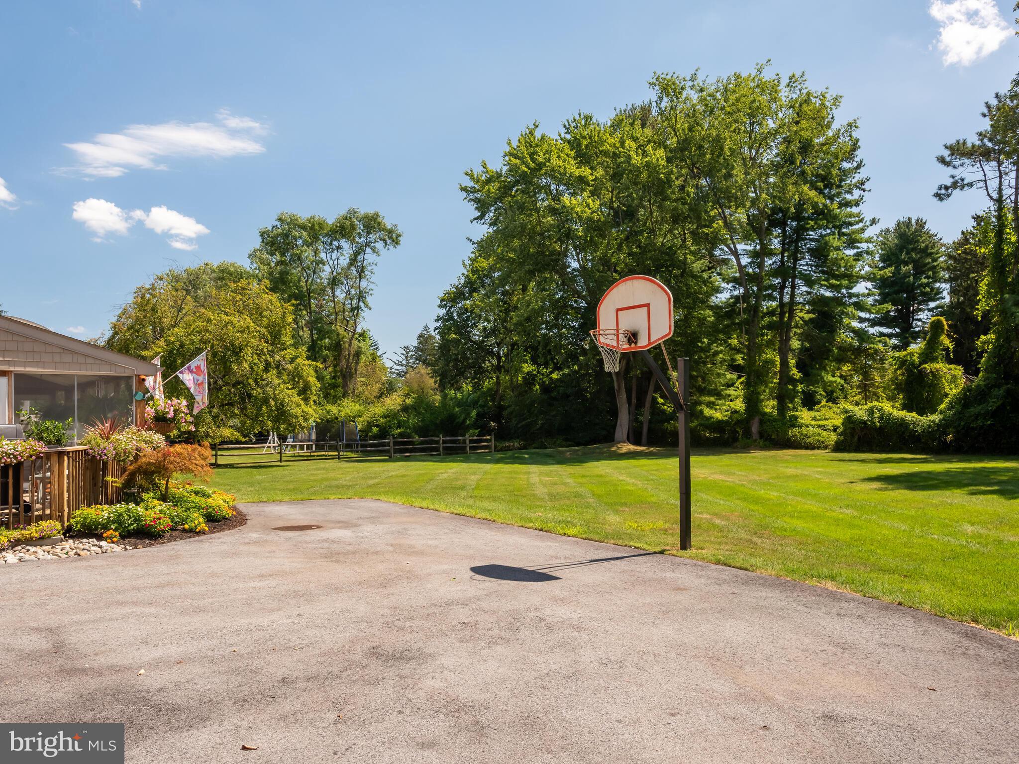 BOW TREE - Residential