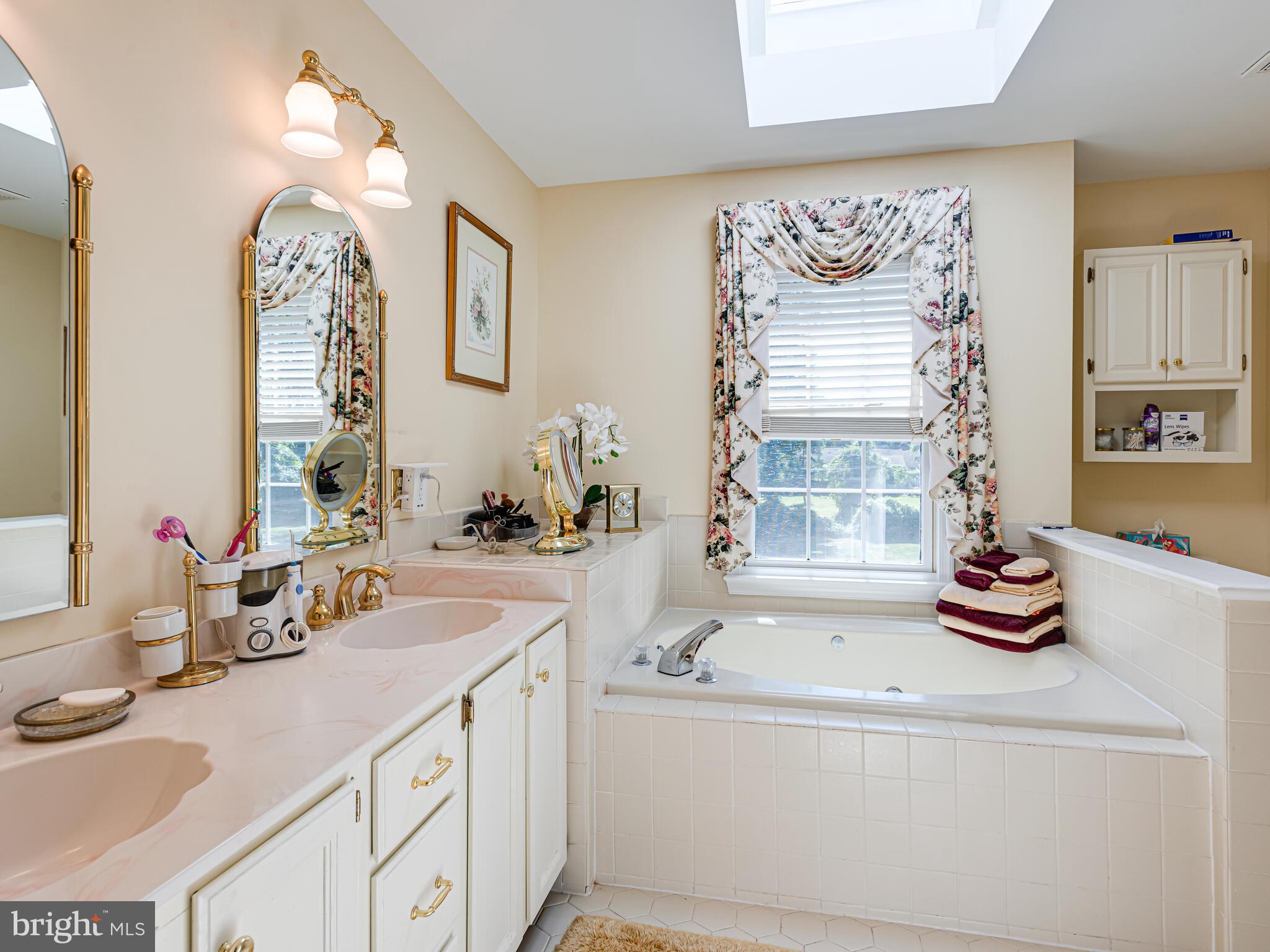 BOW TREE - Residential