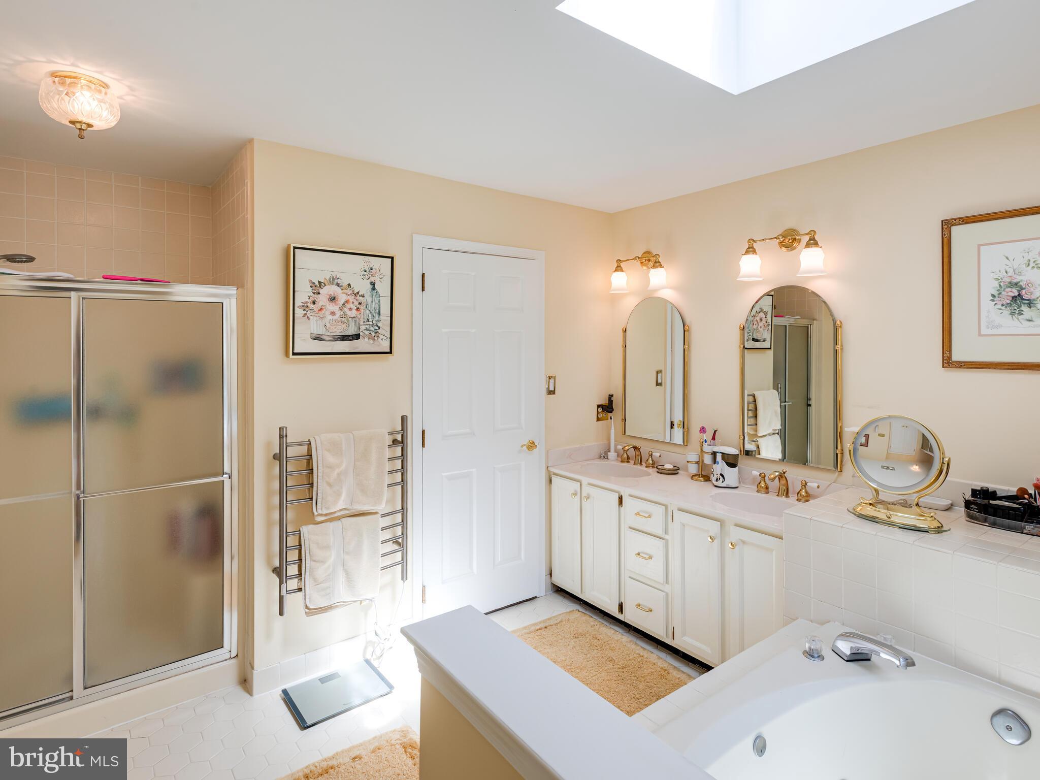 BOW TREE - Residential