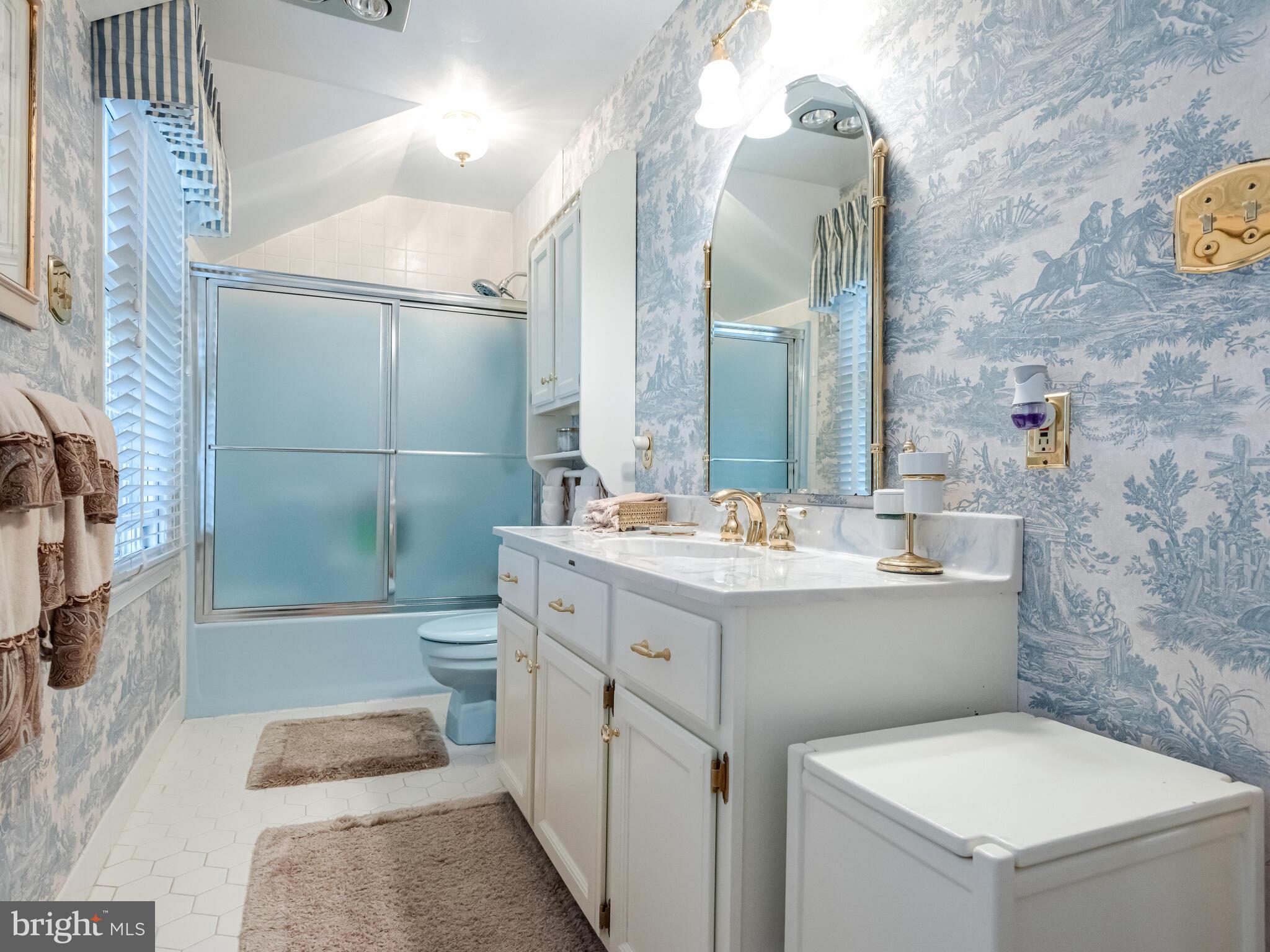 BOW TREE - Residential