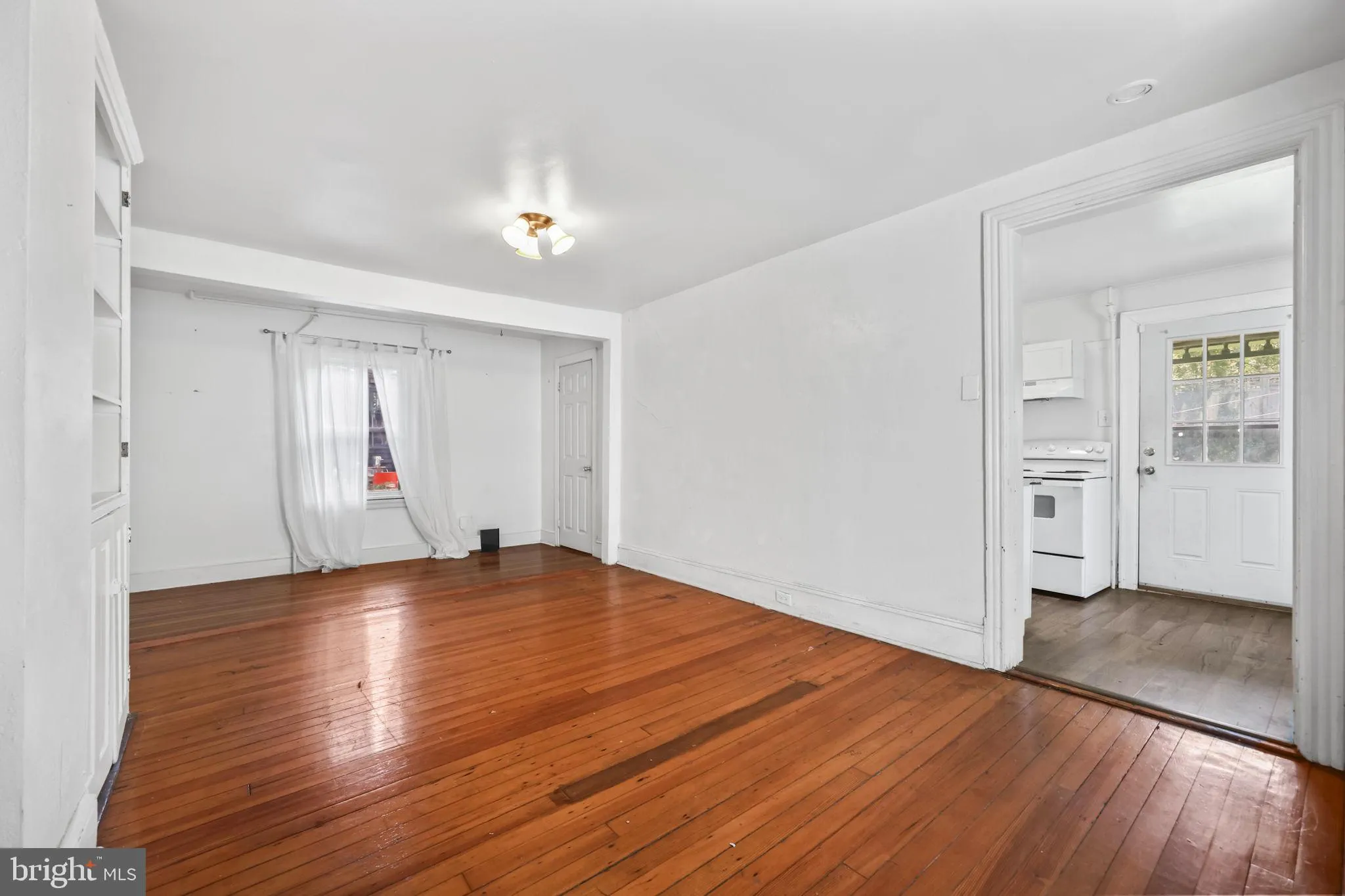 Princeton, New Jersey 08542, United States, 4 Bedrooms Bedrooms, ,2 BathroomsBathrooms,Residential,Contingent,207513