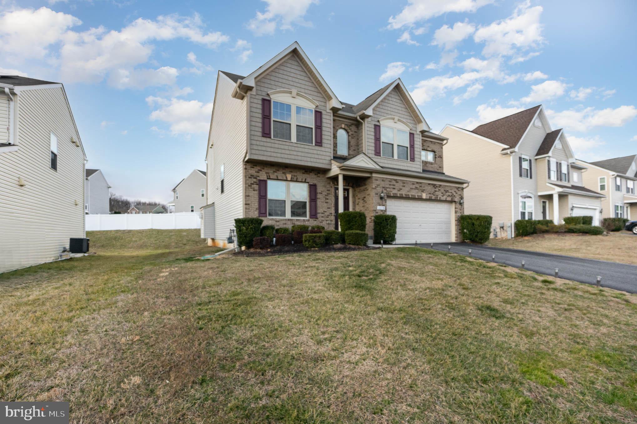 FIELDS AT ROCK GLENN - Residential