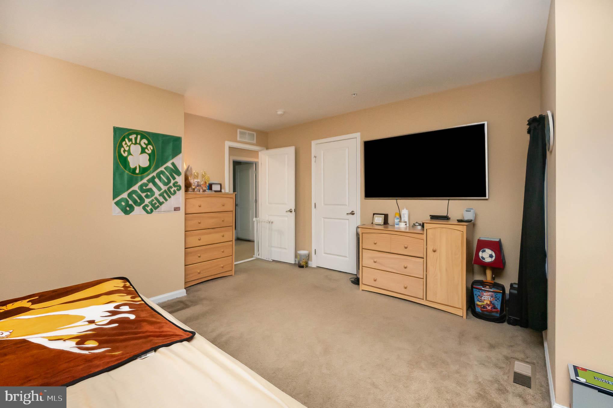 FIELDS AT ROCK GLENN - Residential