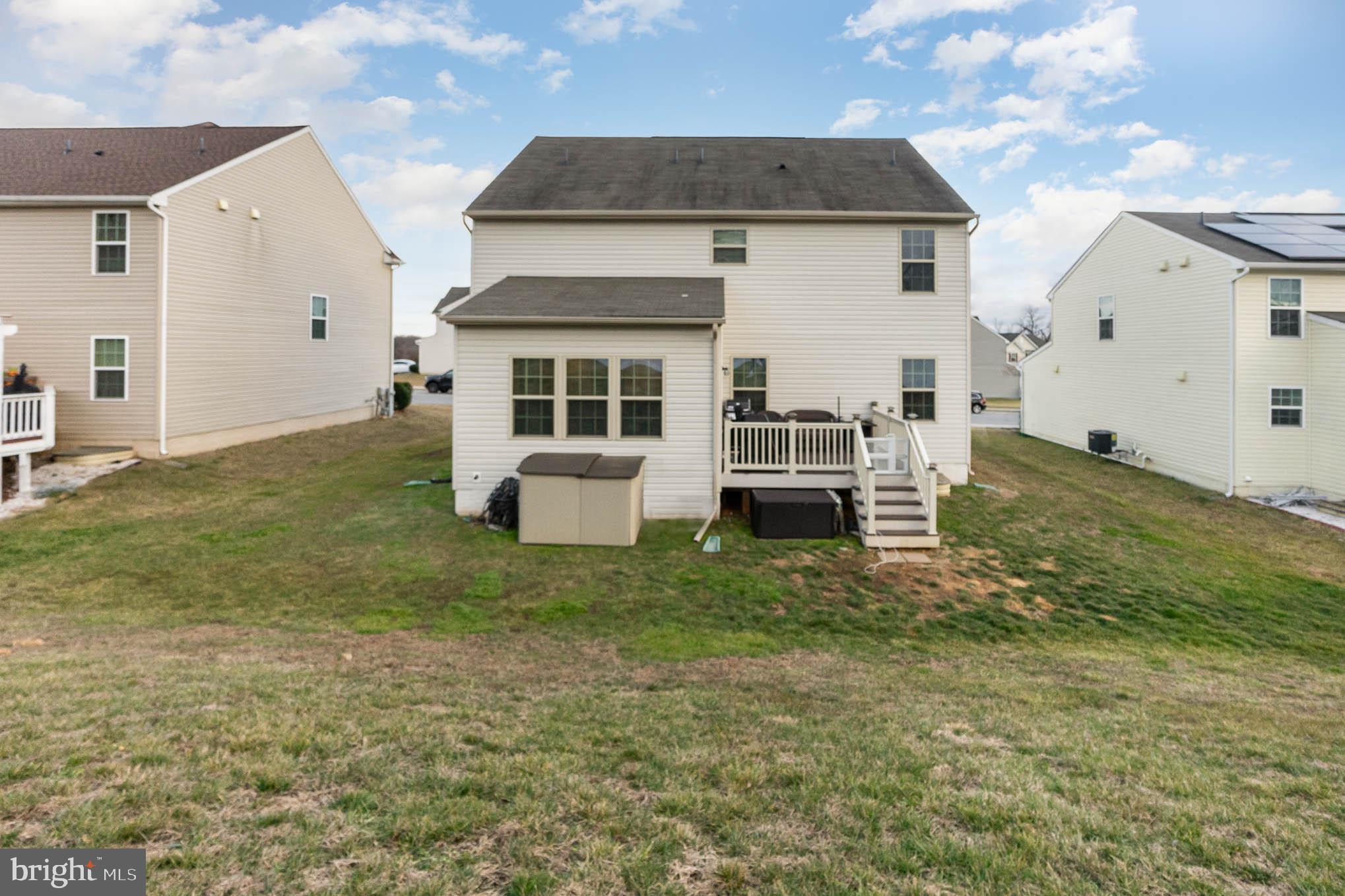 FIELDS AT ROCK GLENN - Residential