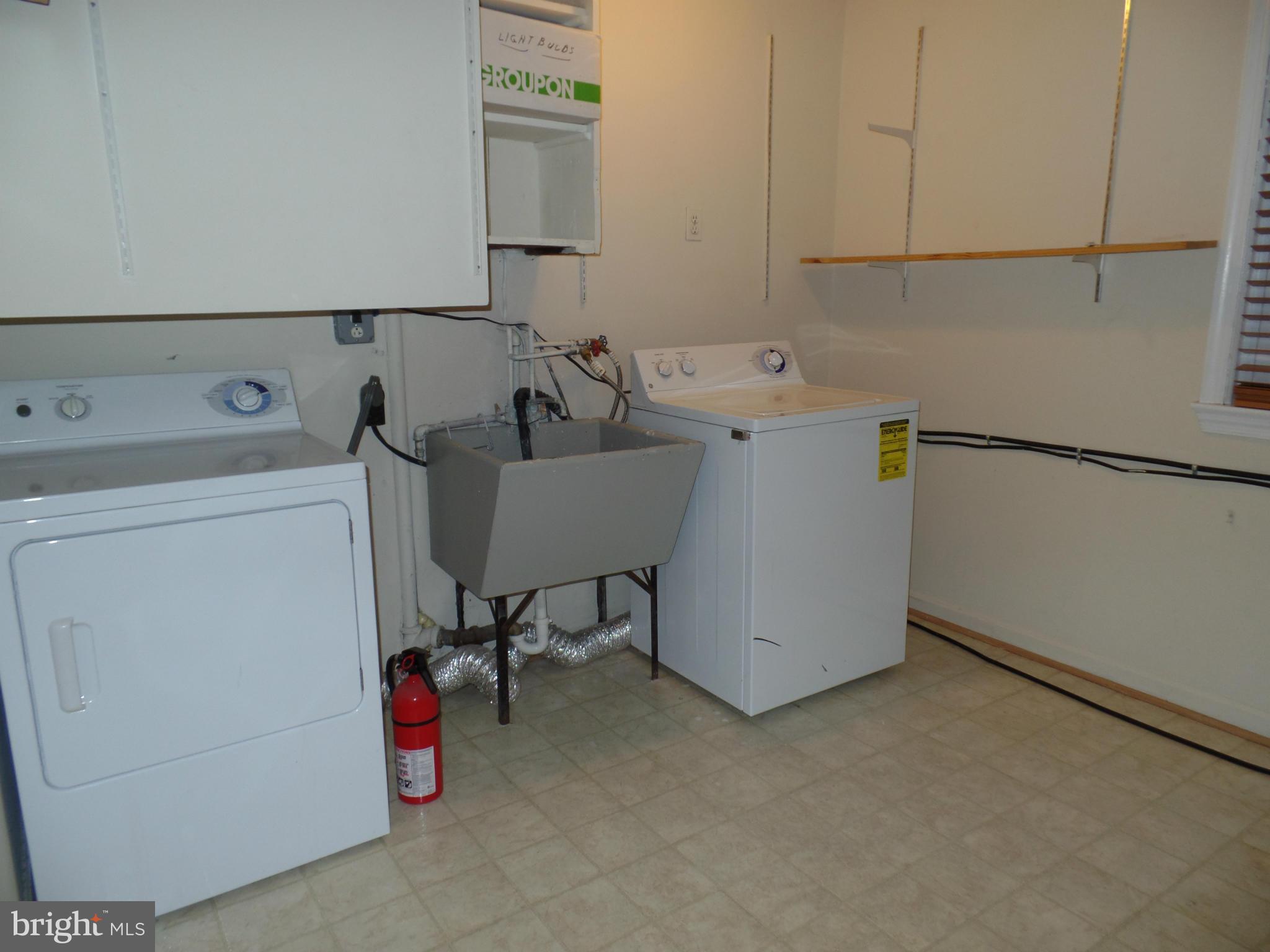 FALLS HILL - Residential Lease