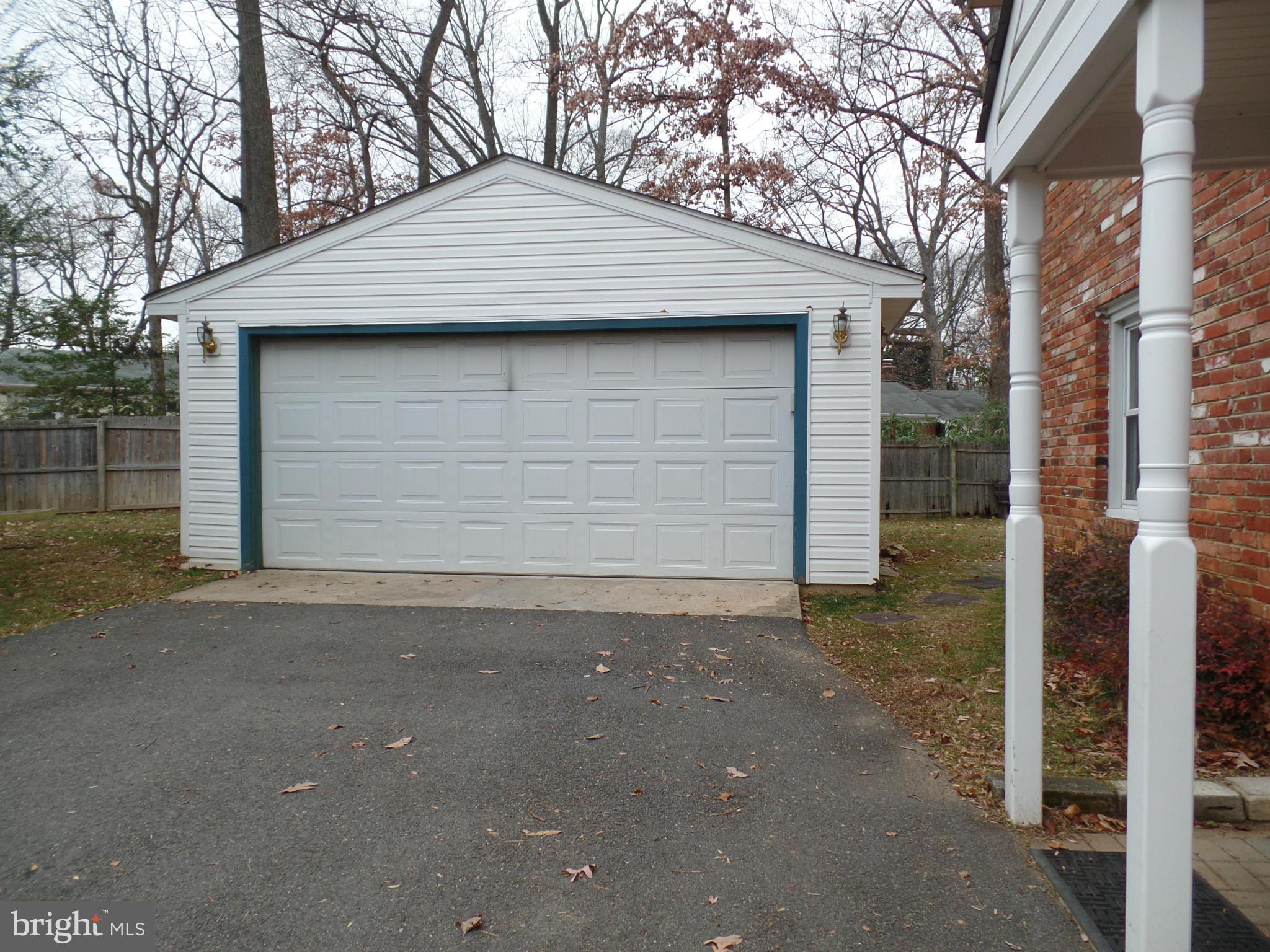 FALLS HILL - Residential Lease