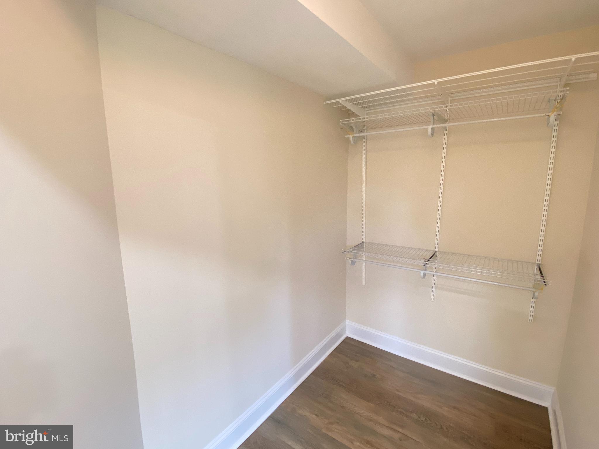 COUNTRY CLUB MANOR - Residential Lease