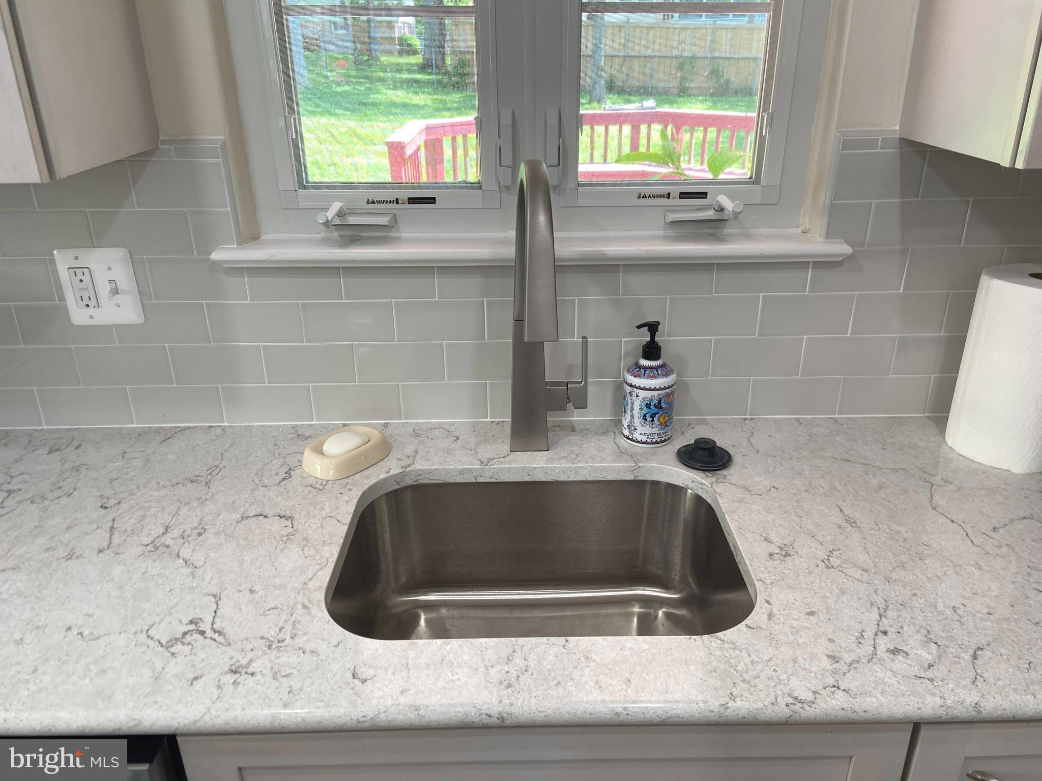 COUNTRY CLUB MANOR - Residential Lease